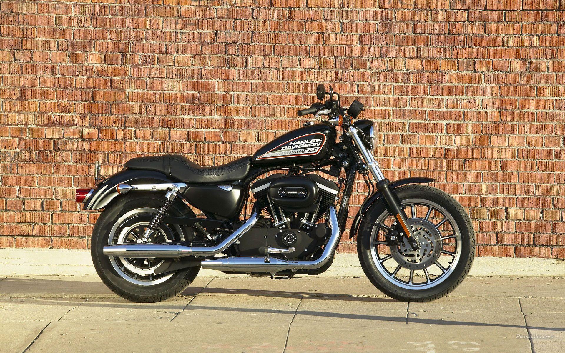 Motorcycle Model Harley Davidson XL 883R Sportster Roadster