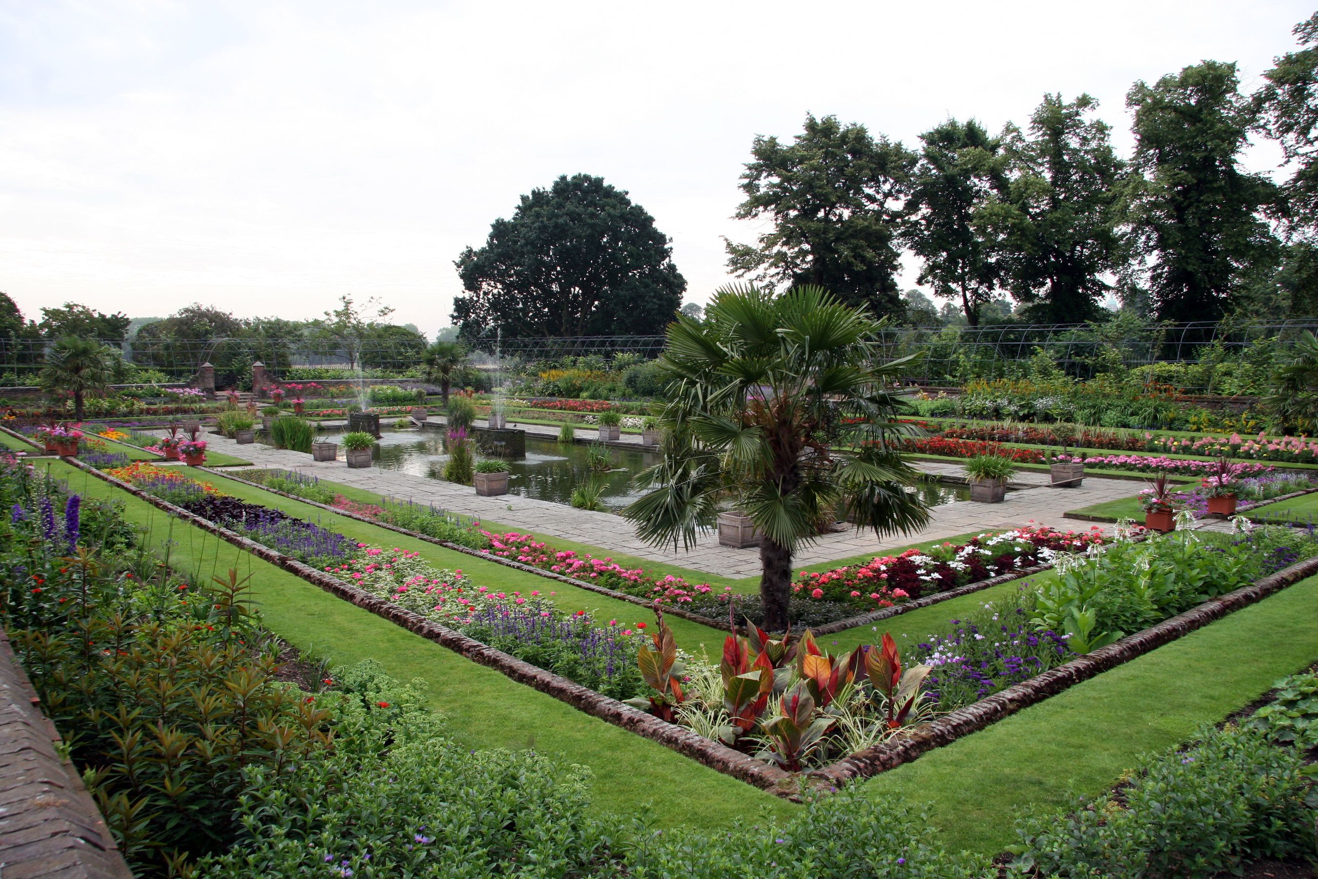 Kensington Palace Garden London Nature Parks 2700x1800