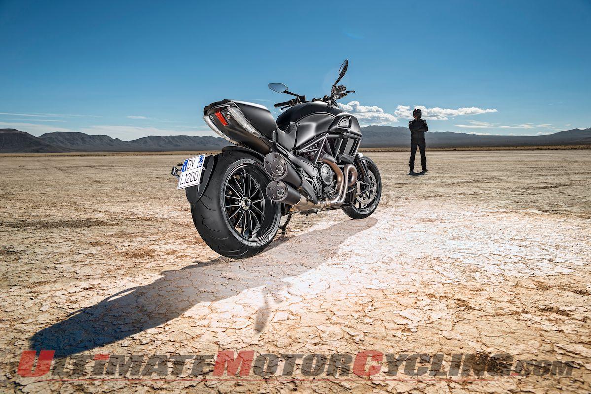Ducati Diavel (Carbon). Photo Gallery / Wallpaper