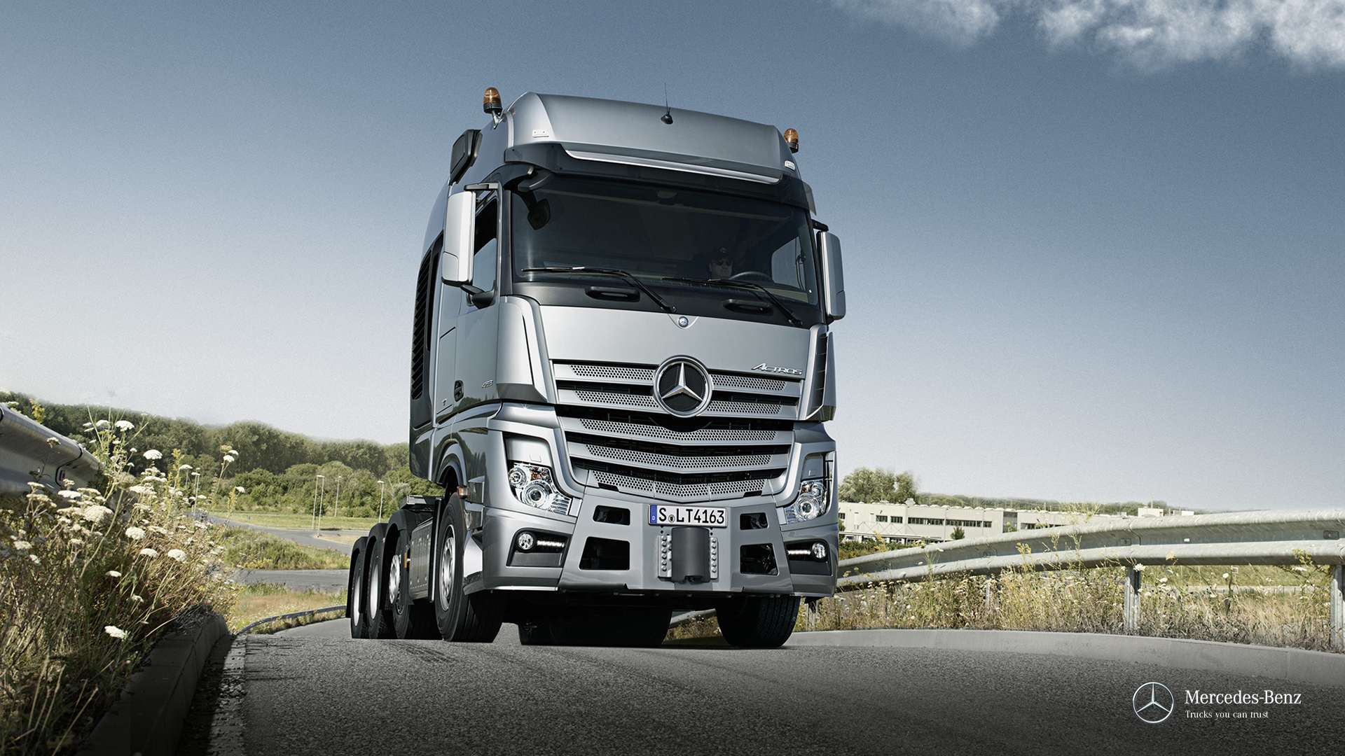 Mercedes-Benz Trucks launches most fuel-efficient long-haul truck in SA