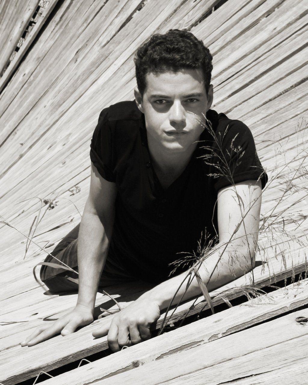 Rami Malek Wallpaper and Picture, We Search All Over World Wide
