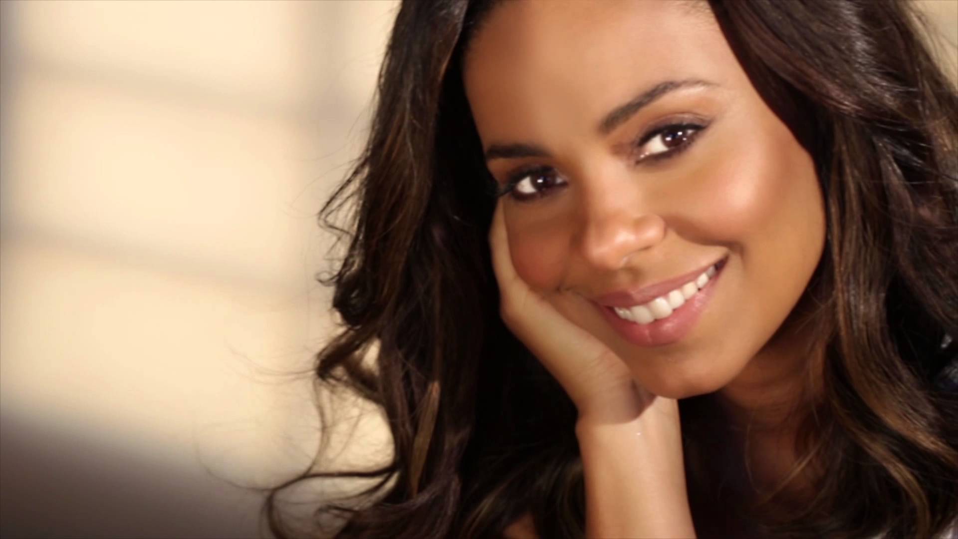 Sanaa Lathan Wallpaper Image Photo Picture Background