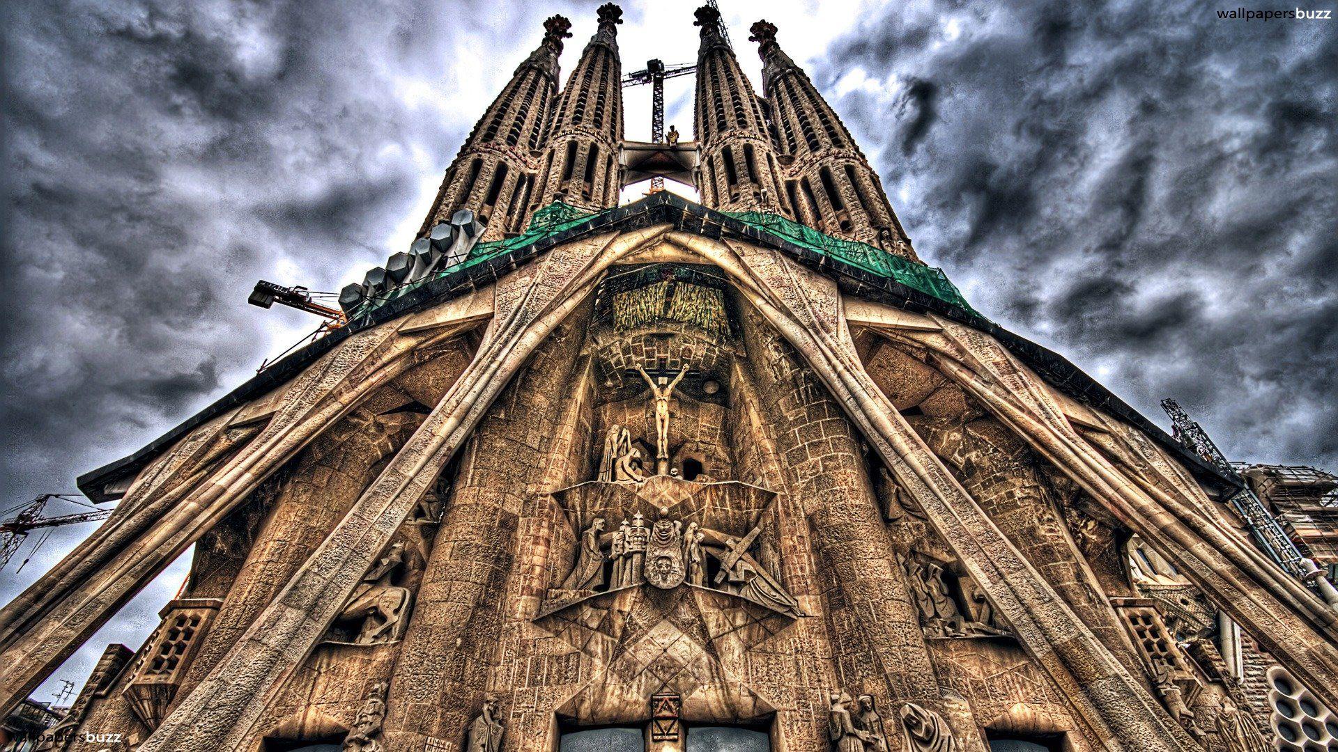 Sagrada Familia and dark clouds HD Wallpaper