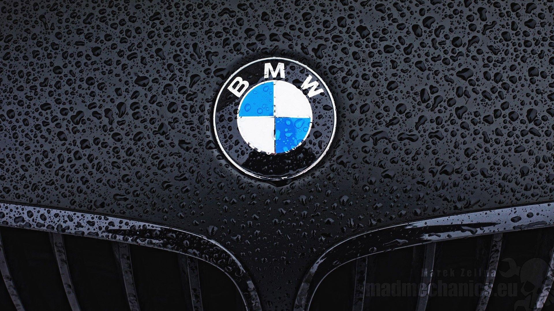 Bmw logo wallpaper hi-res stock photography and images - Alamy