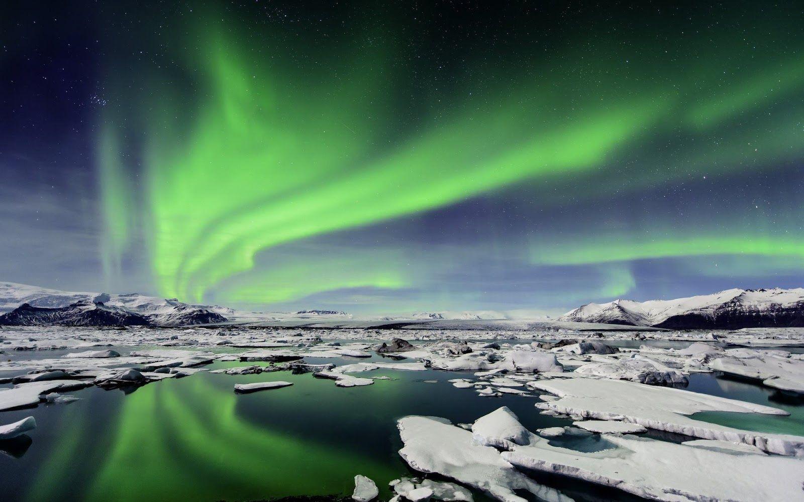 Free Ultra HD Wallpaper Of Northern Lights Aurora Borealis