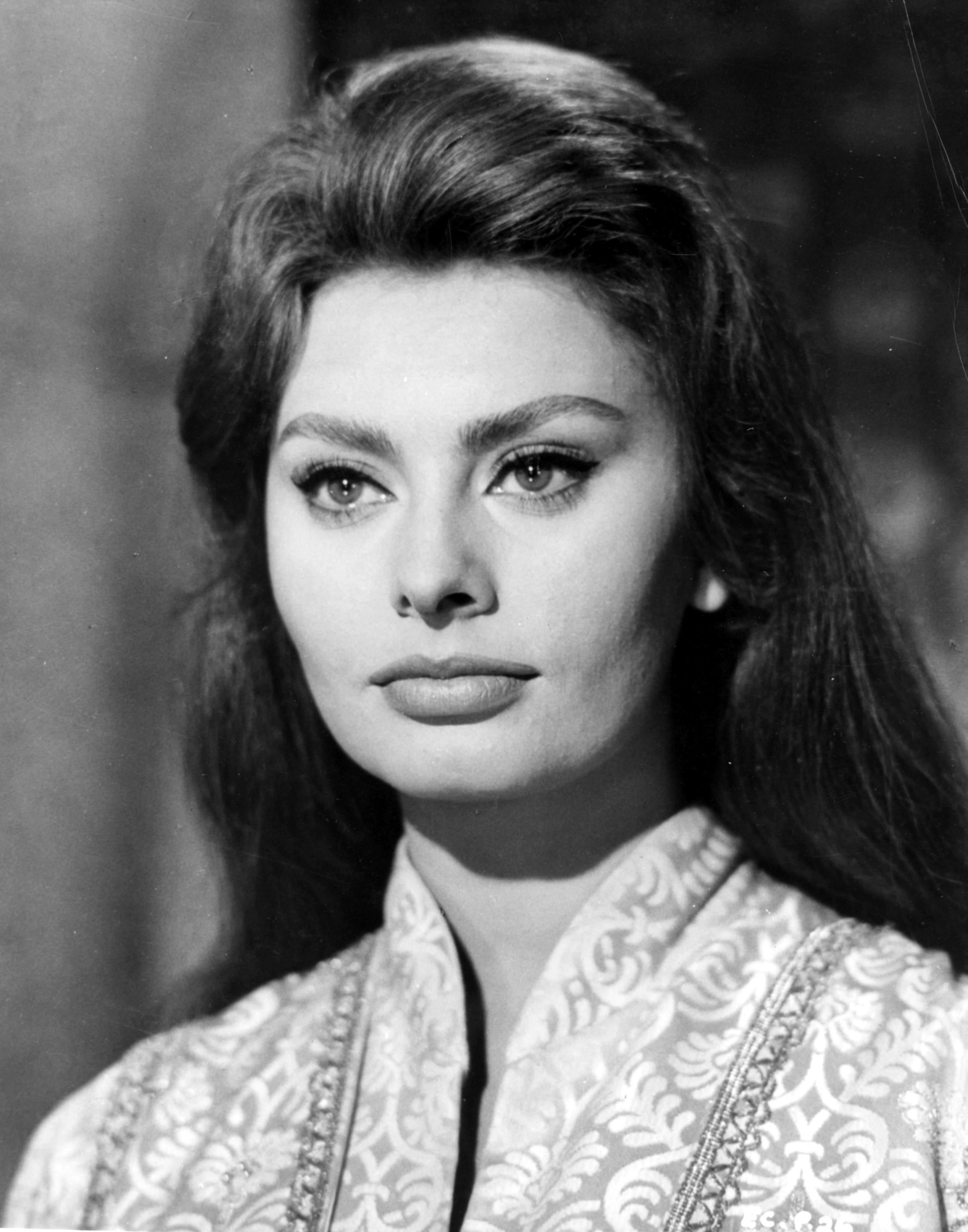 HD Sophia Loren Wallpaper and Photo. HD Celebrities Wallpaper
