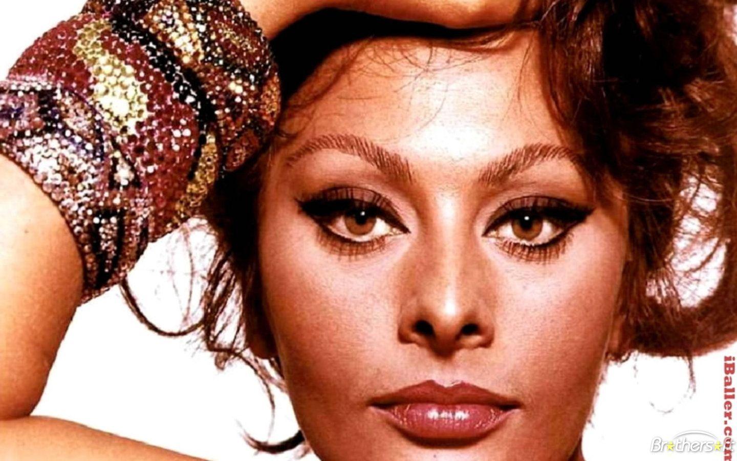 Download Free Sophia Loren on stage wallpaper, Sophia Loren