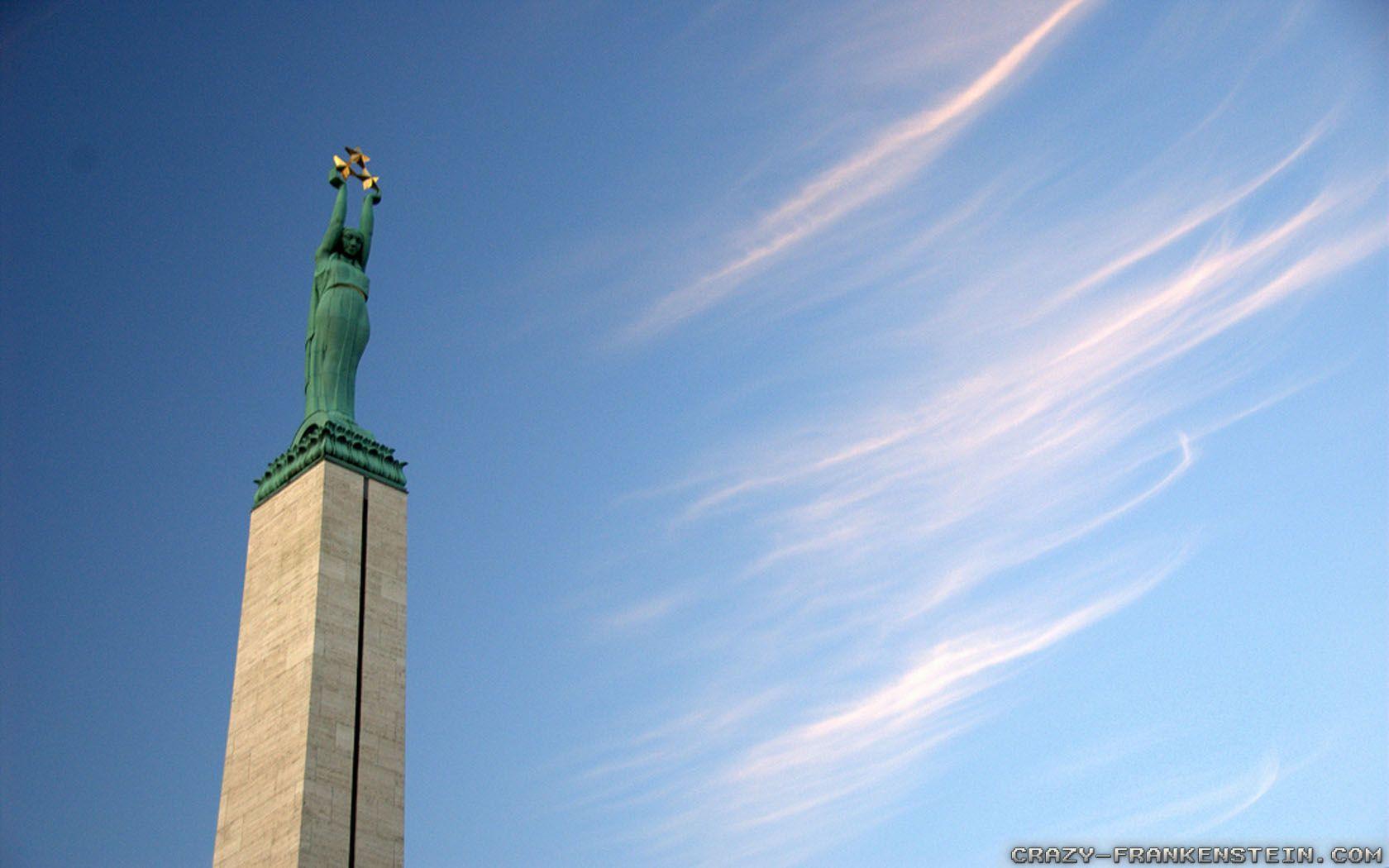 Latvian Statue of Liberty wallpaper