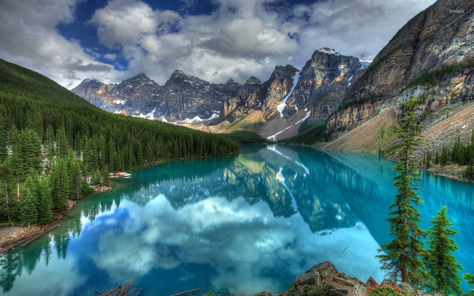 Turquoise lake in Banff National Park wallpaper