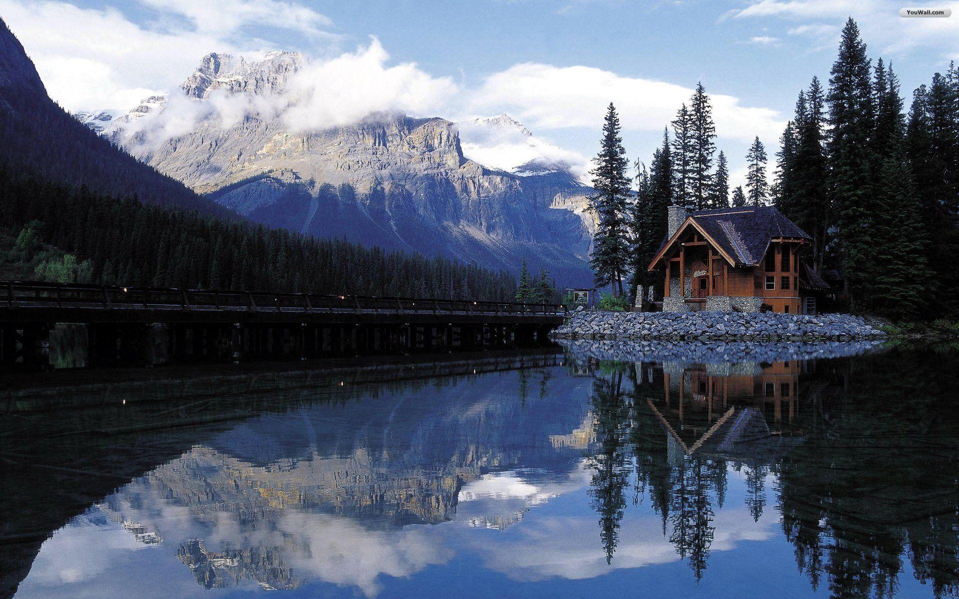 Free Mountain Cabin Wallpaper
