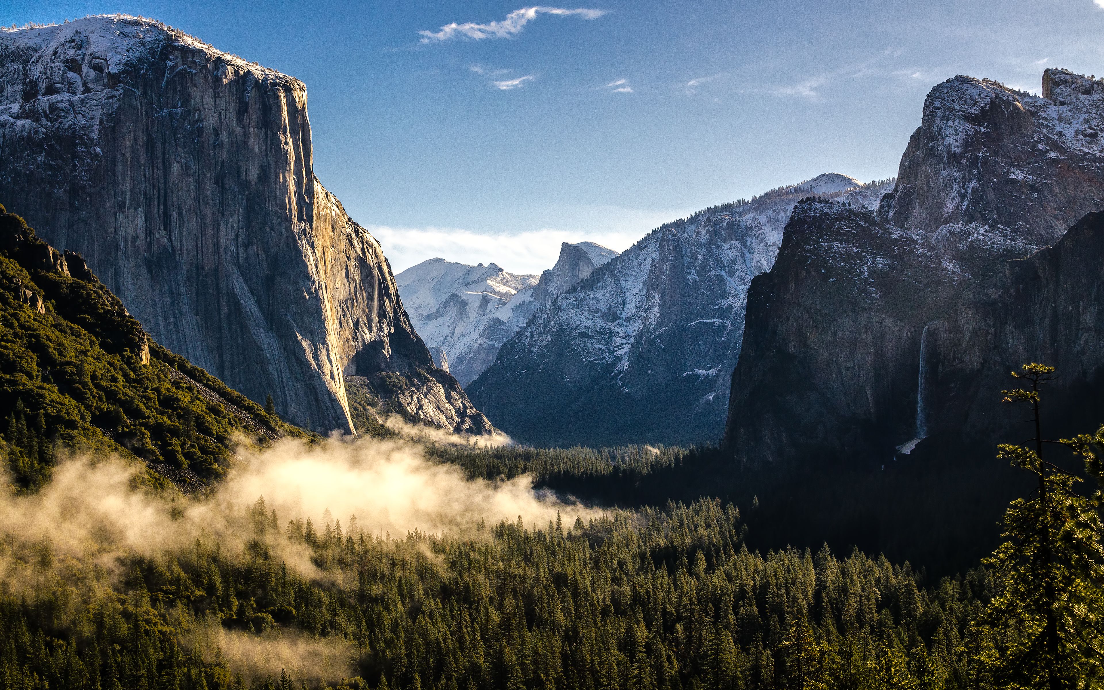 Mountains of Yosemite National Park Wallpaper