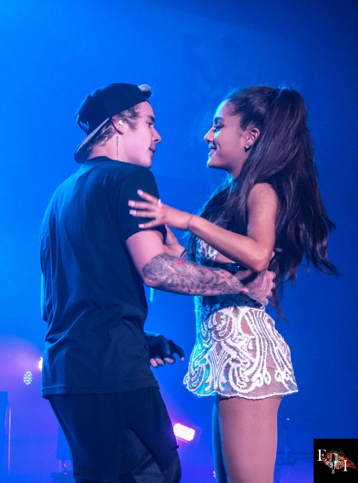 Ariana Grande & Justin Bieber on stage at the Honeymoon Tour. ღ