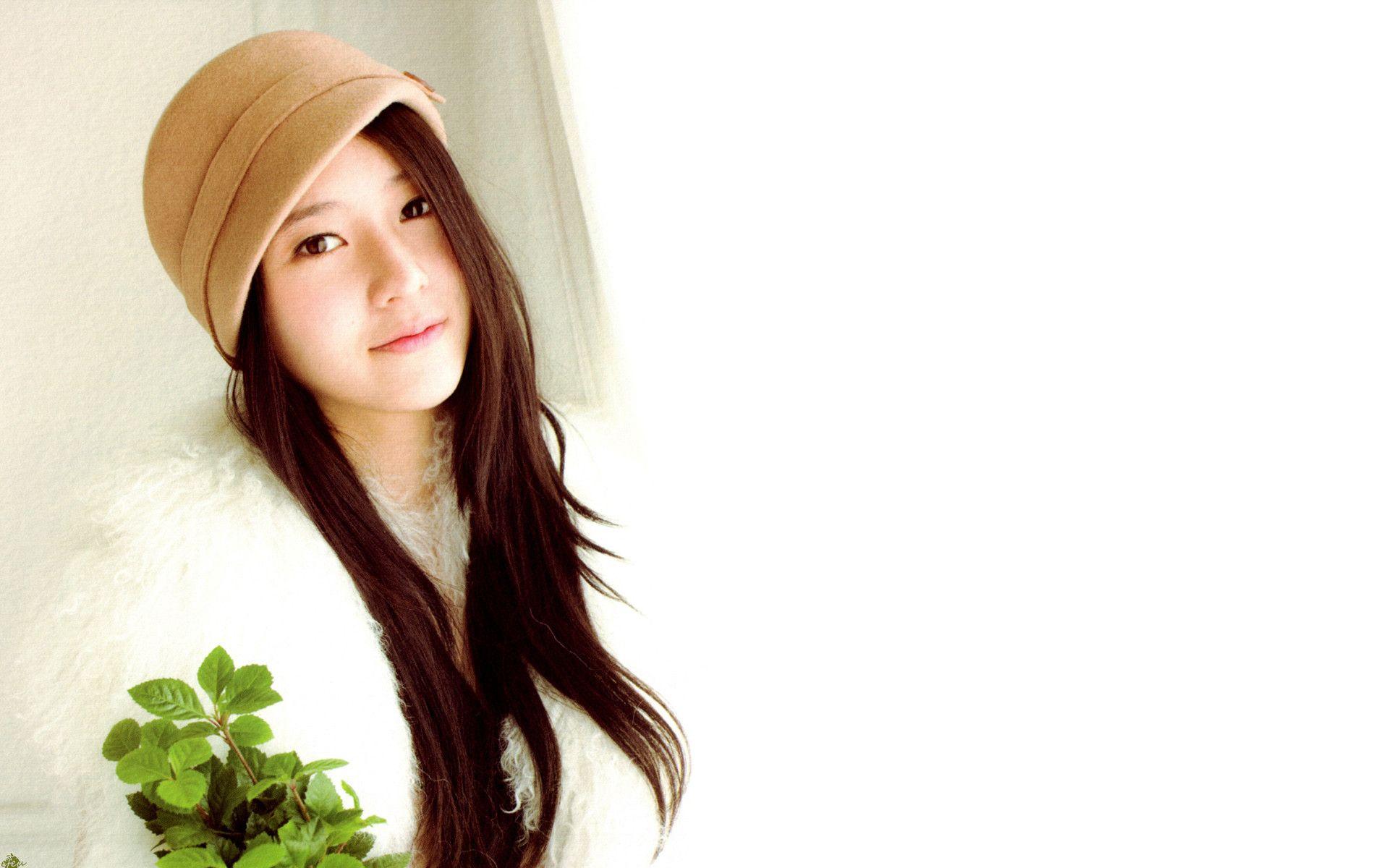 This beautiful lady is Krystal Jung of the KPOP group F(x). She is
