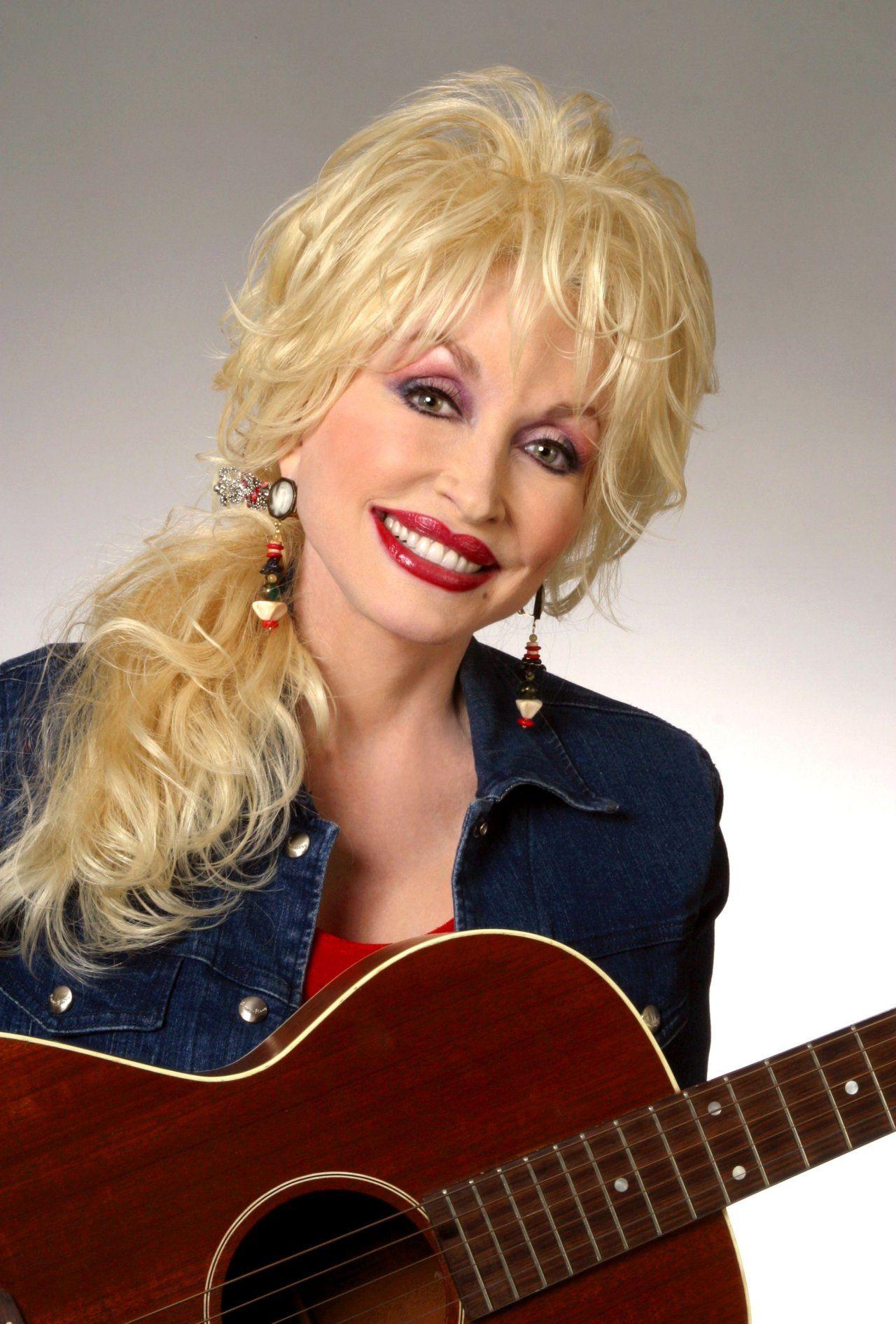 Dolly Parton wallpaper