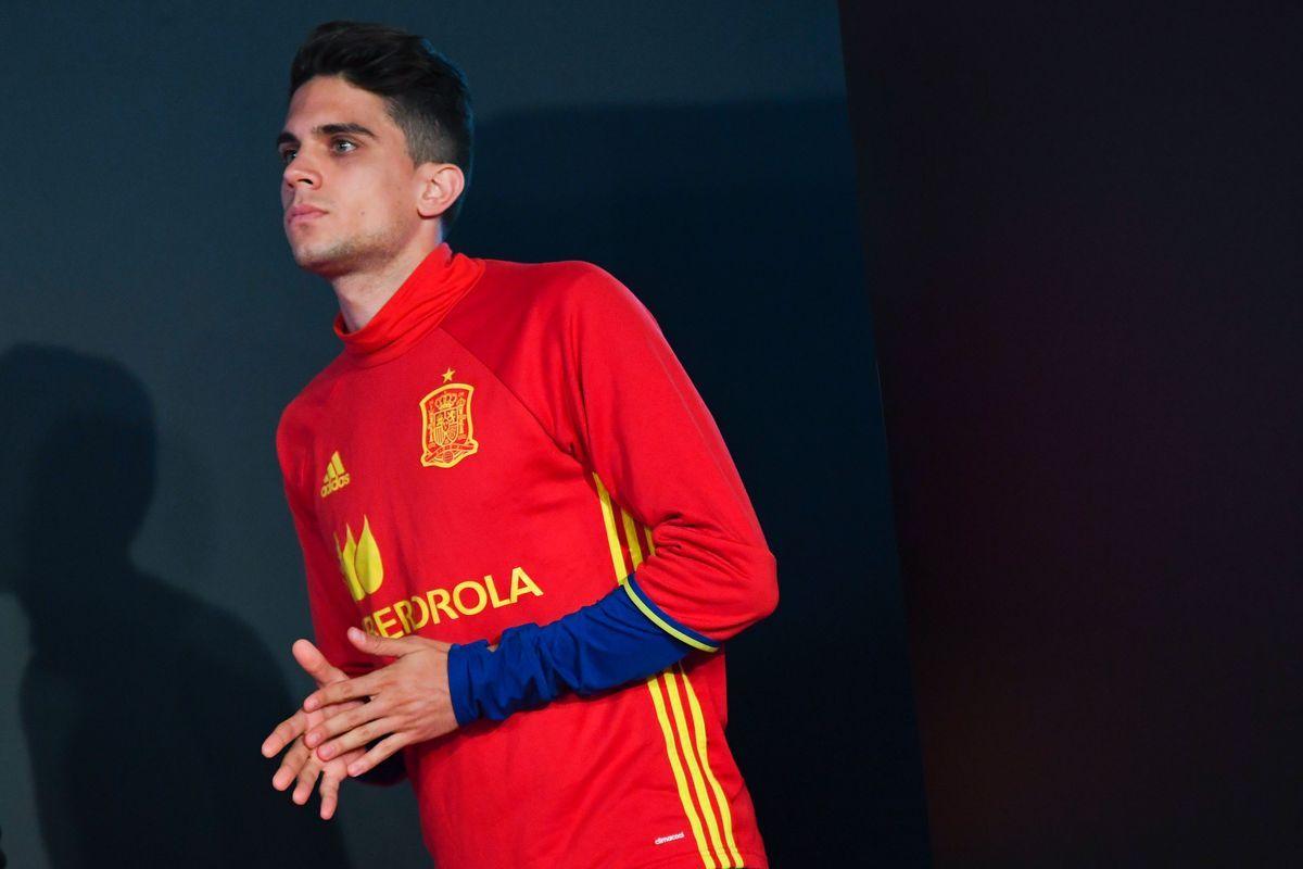 Update: Marc Bartra finds his Perfect Woman The Wall