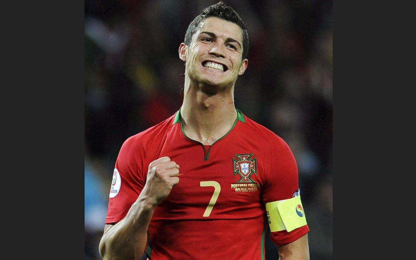 4928x3280px Ronaldo Portugal (6053.59 KB).05.2015