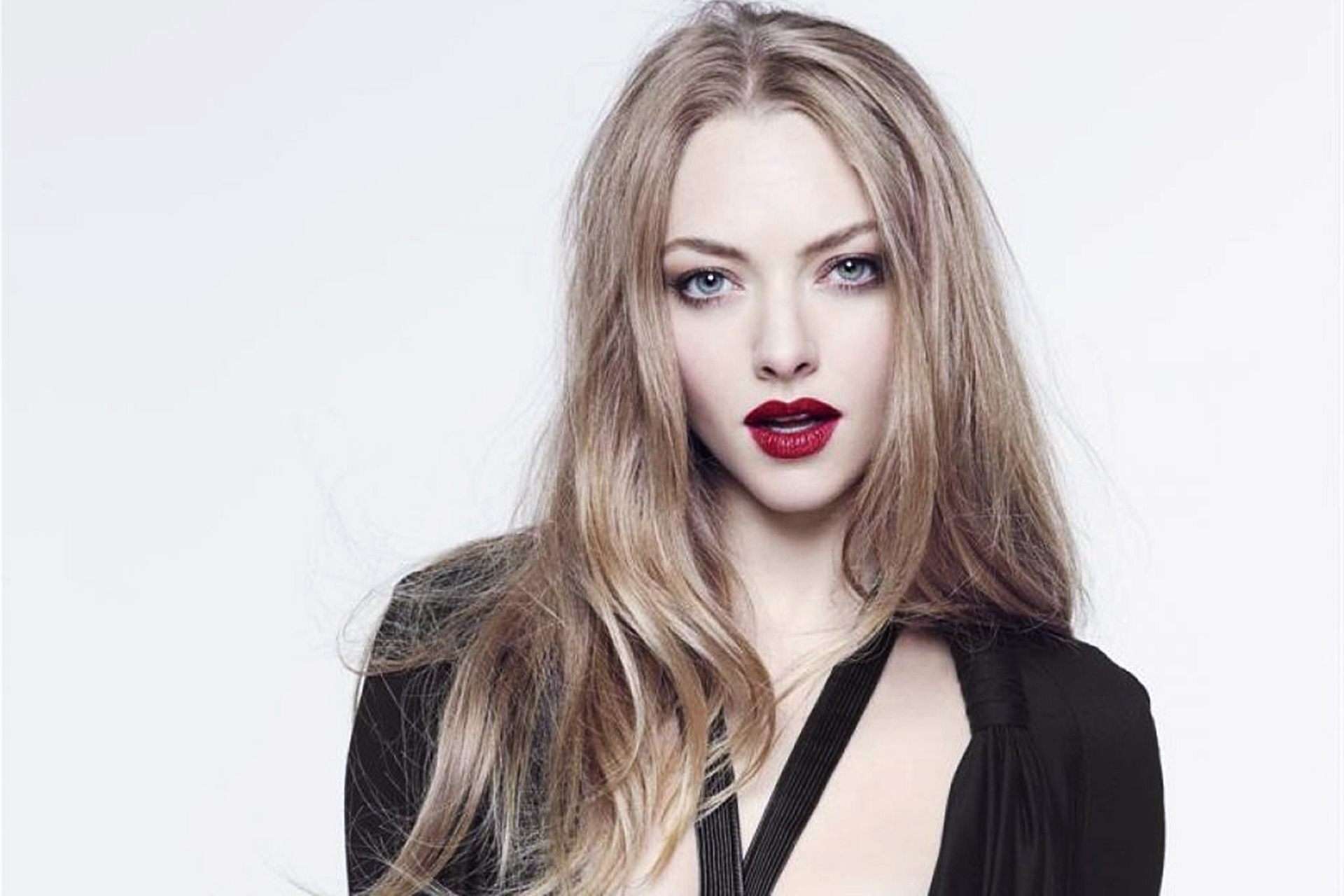Seyfried Height, Weight, Bra, Pics Profile