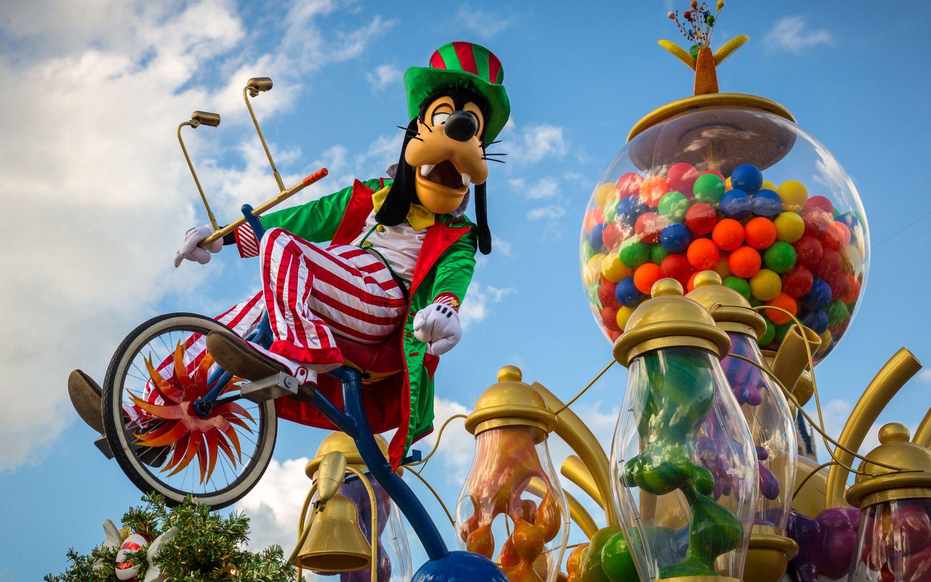 Parade at Magic Kingdom, Goofy widescreen wallpaper. Wide