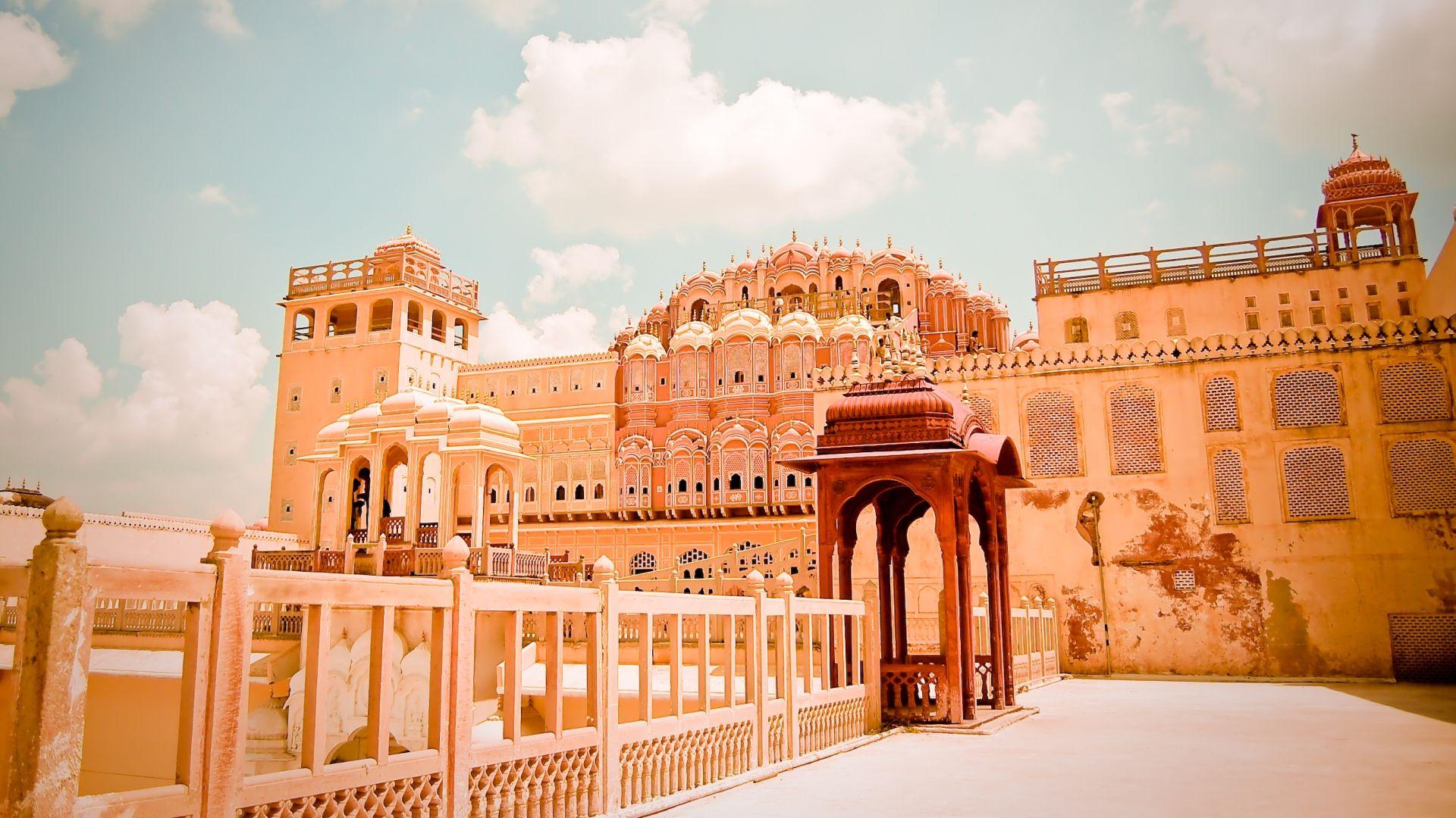 Hawa Mahal Jaipur, Facts, History & Visit Timing