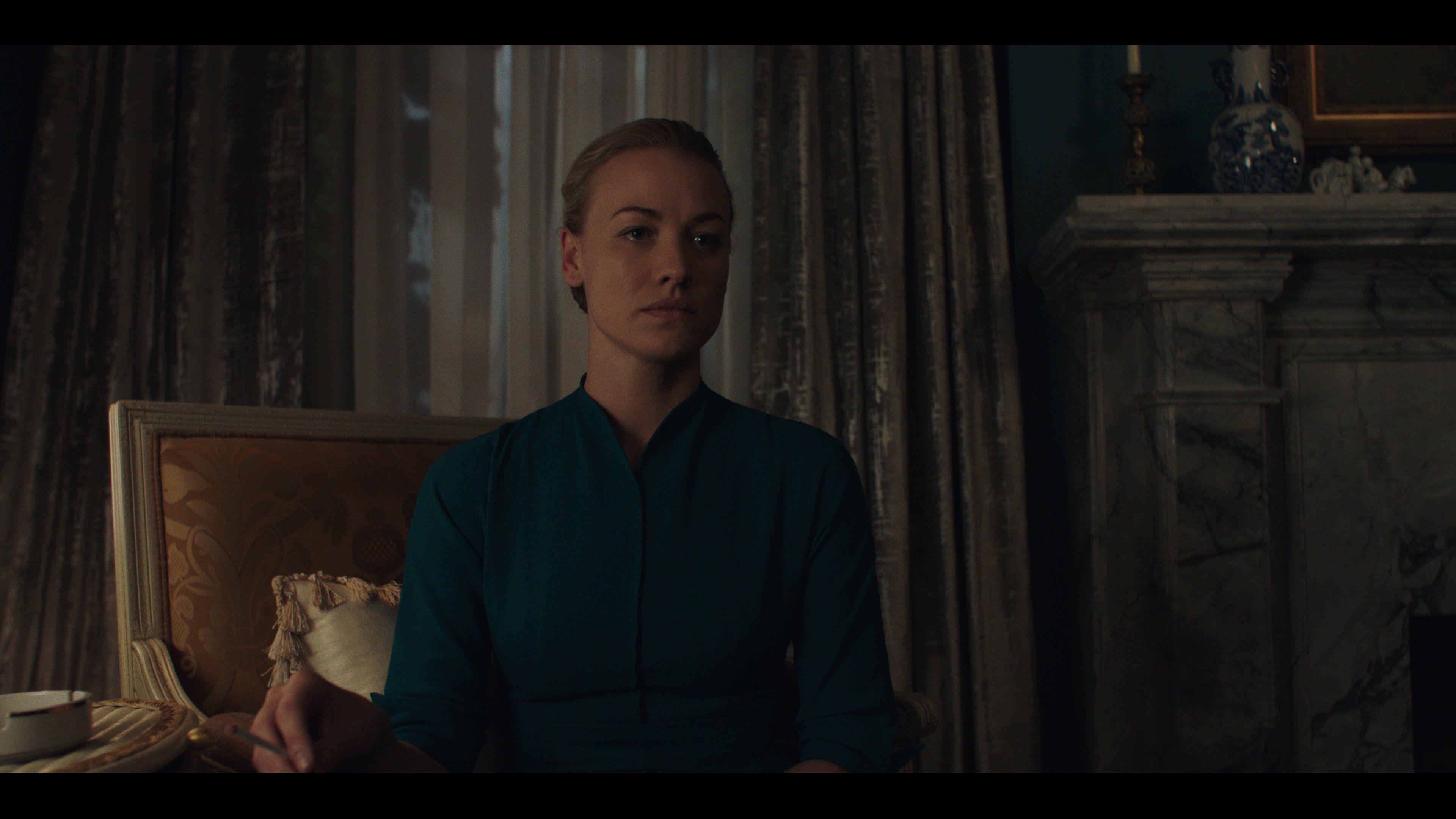 The Handmaid's Tale' New Photo With Elisabeth Moss, Samira Wiley