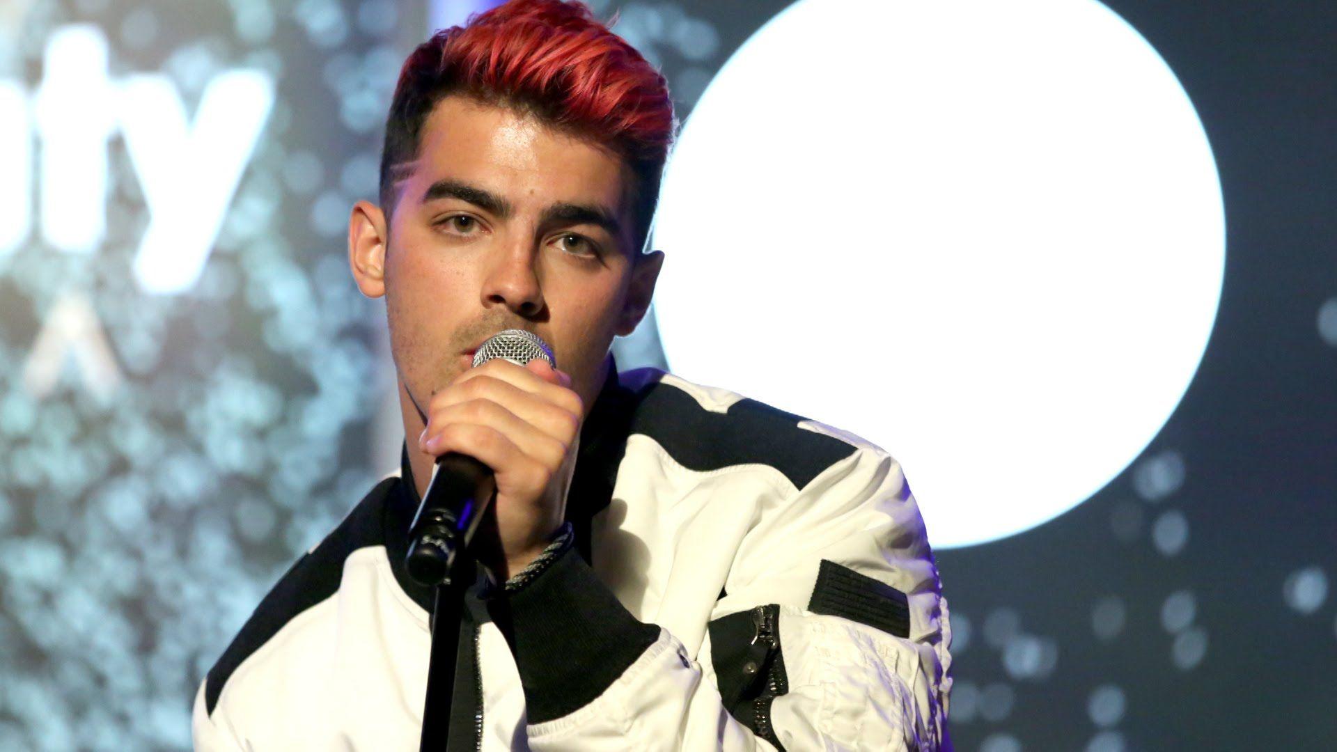 Joe Jonas & DNCE Perform Toothbrush at Variety Unite 4 Humanity
