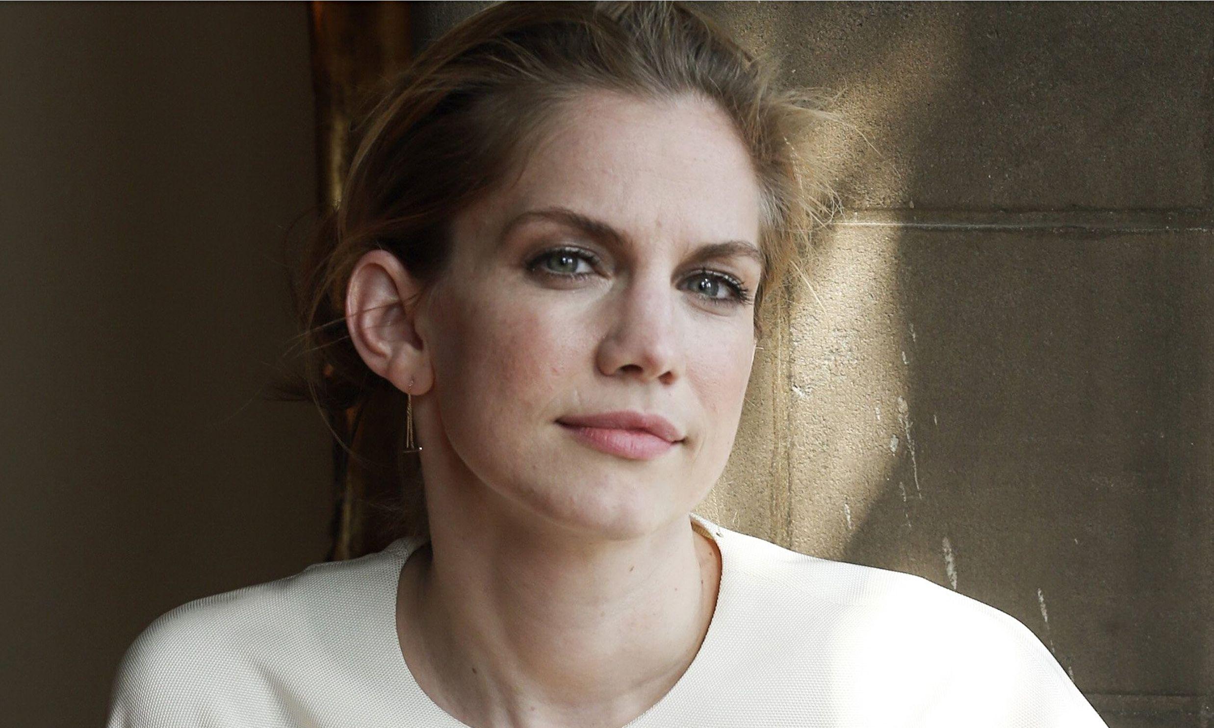 Anna Chlumsky HD Desktop Wallpaper