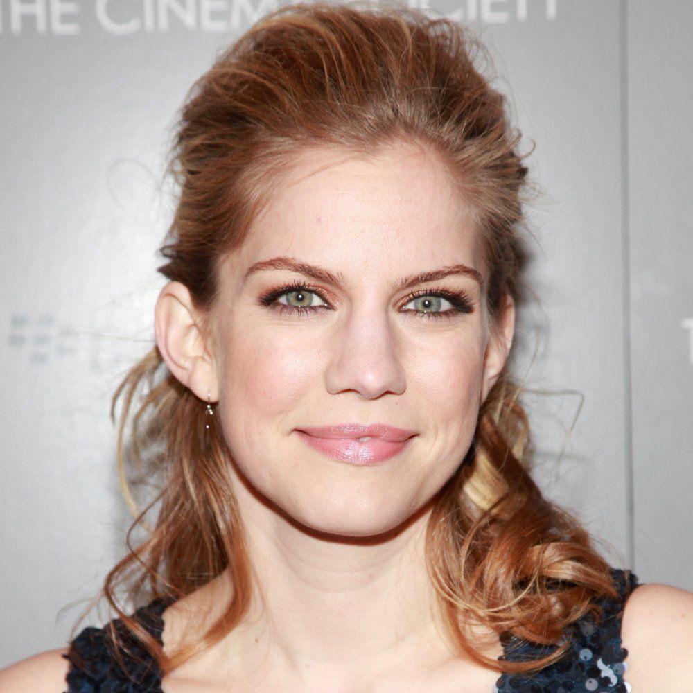 Pictures of Anna Chlumsky.
