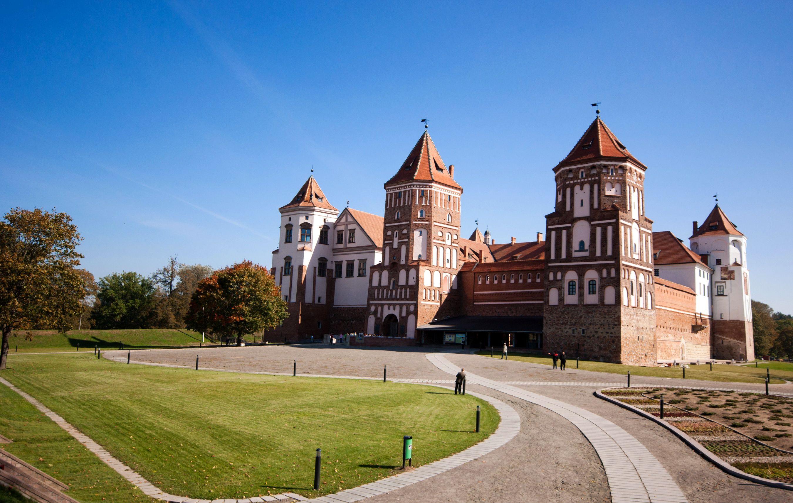 Belarus Mirsky Castle Complex Castles Sky Lawn Cities