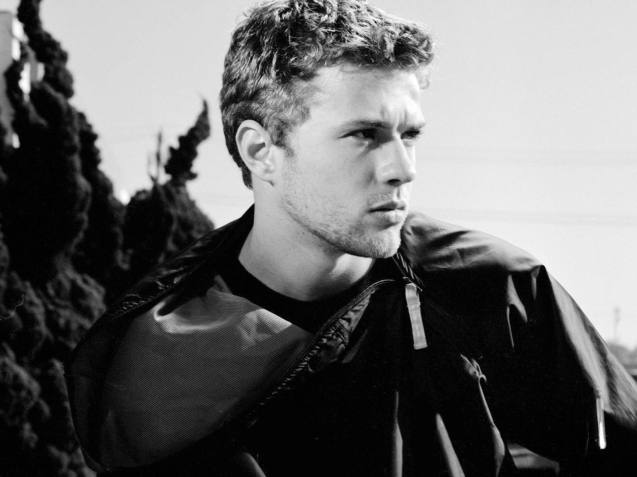 Hollywood Stars: Ryan Phillippe Profile And Pictrues Wallpaper
