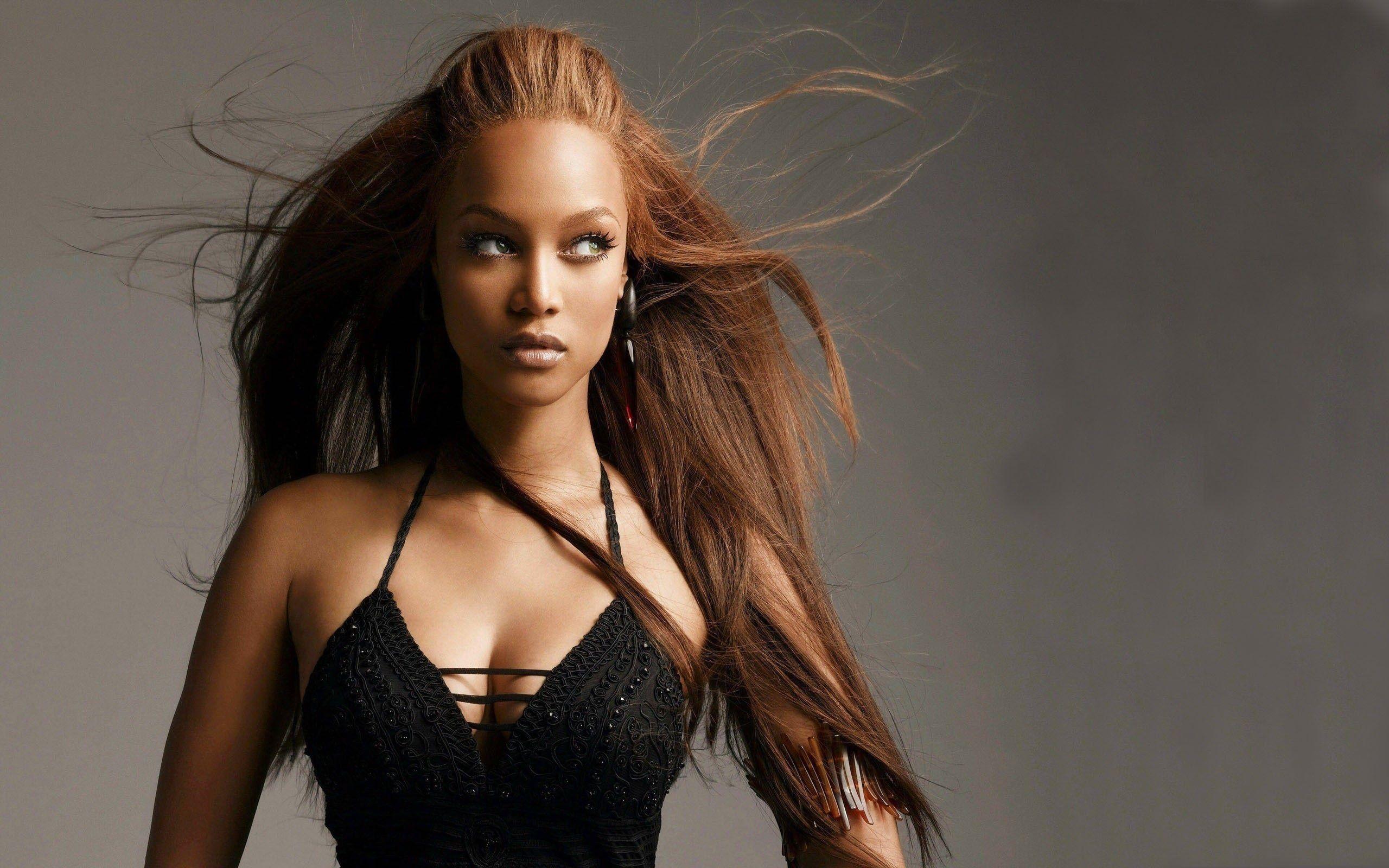 Tyra Banks Wallpaper Image Photo Picture Background