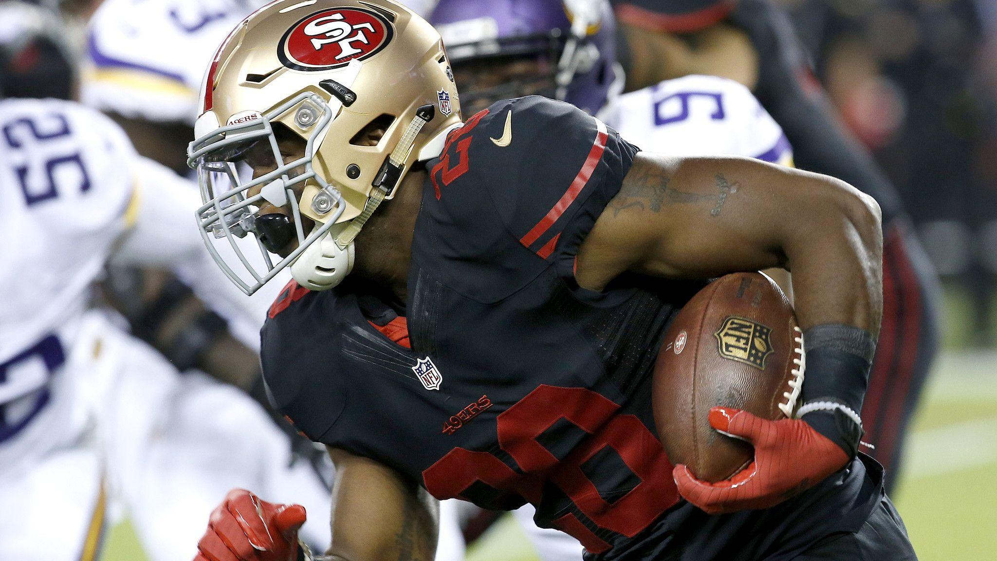 Carlos Hyde leads 49ers to win over Vikings in Adrian Peterson's