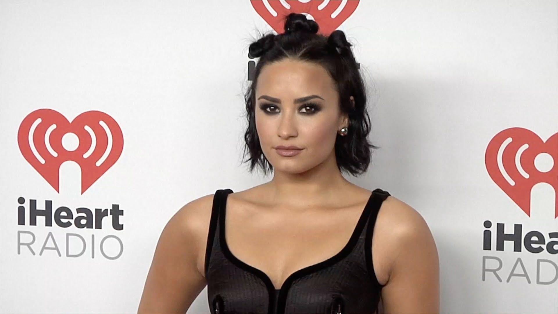 Demi Lovato PUNK Inspired Look! // iHeartRadio Music Festival 2015