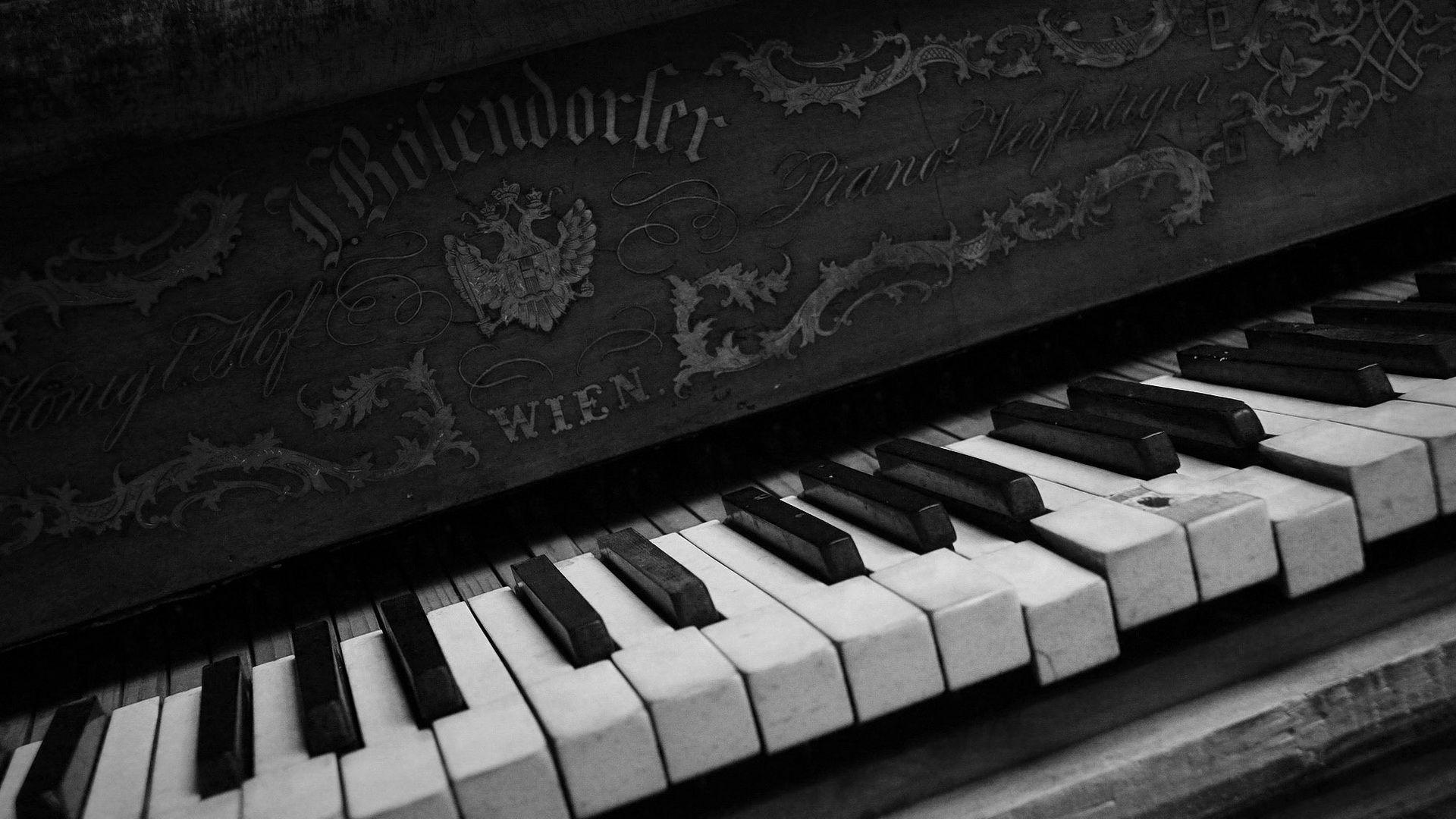 Piano Desktop Wallpaper