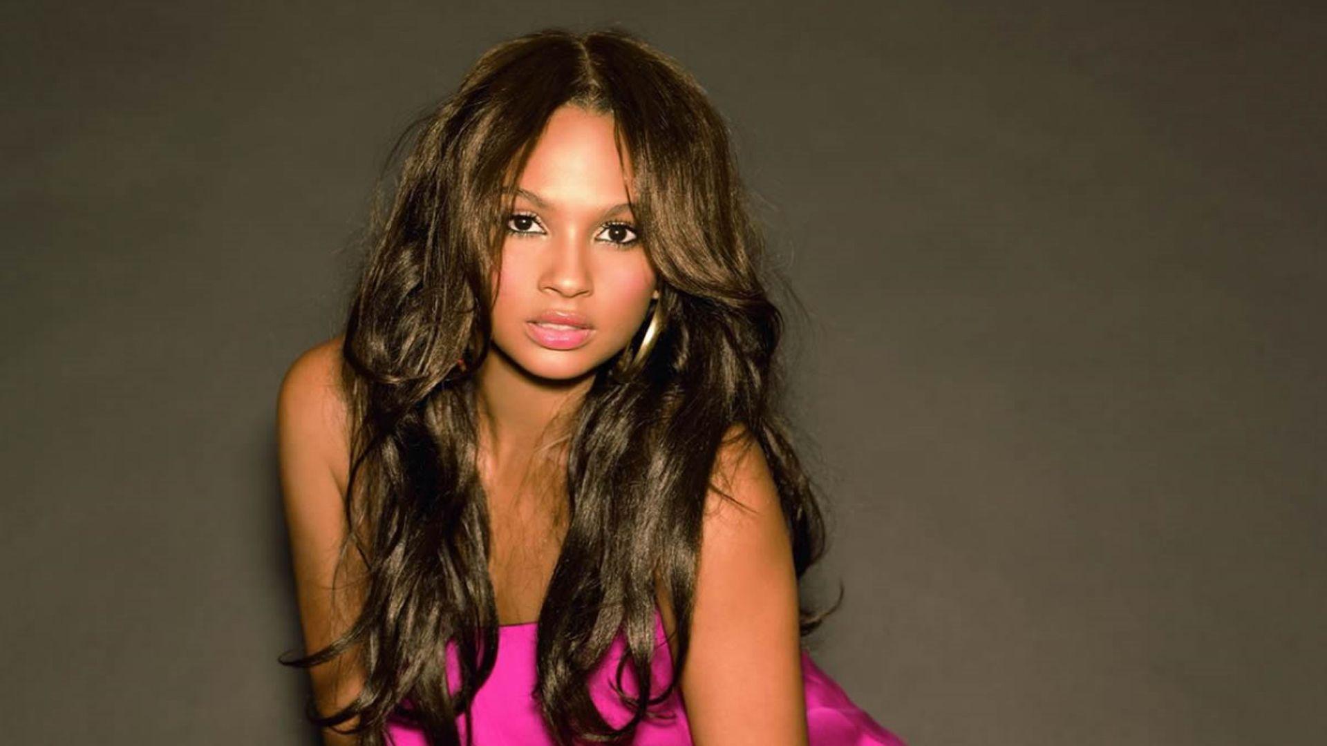 Alesha Dixon HD Wallpaper