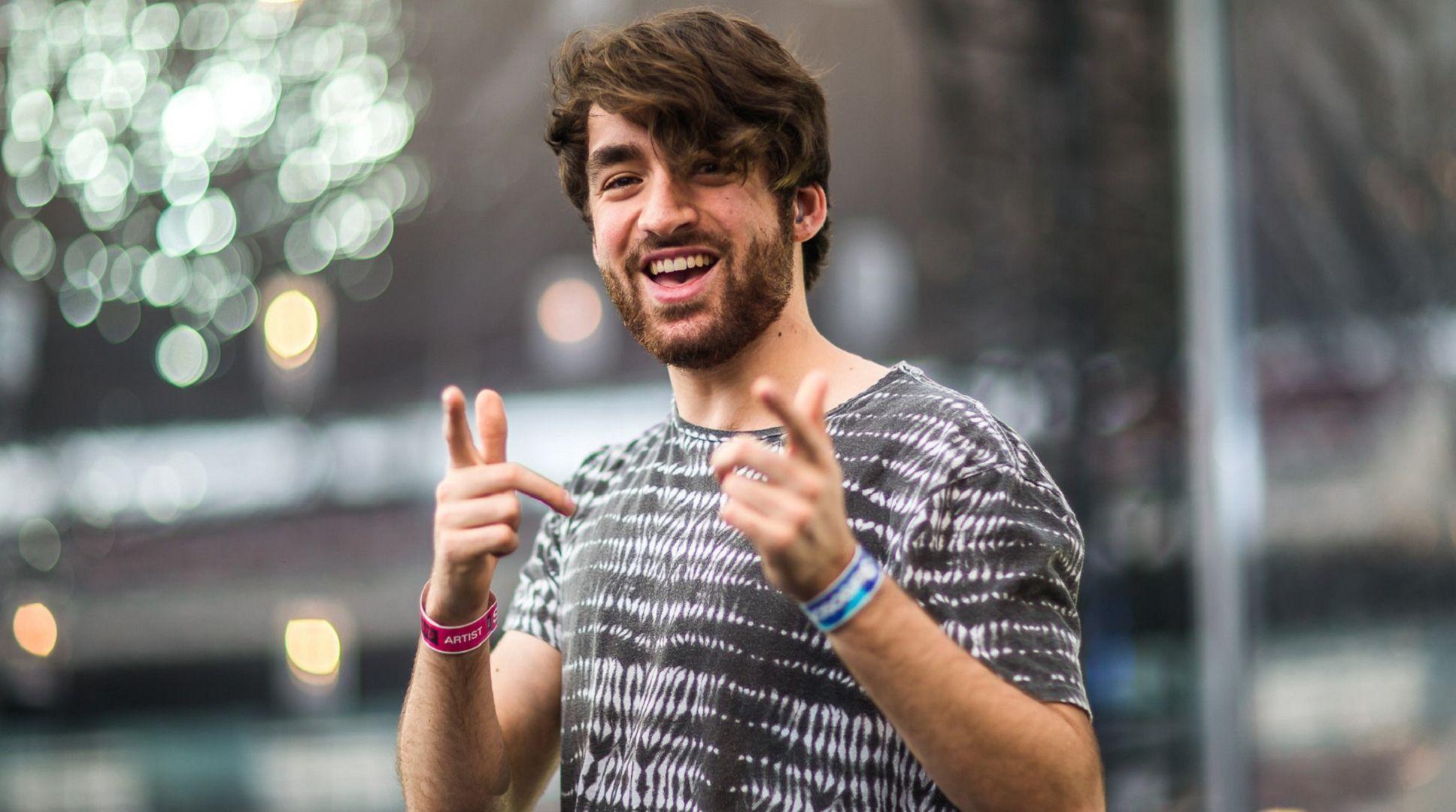 Oliver Heldens HD Desktop