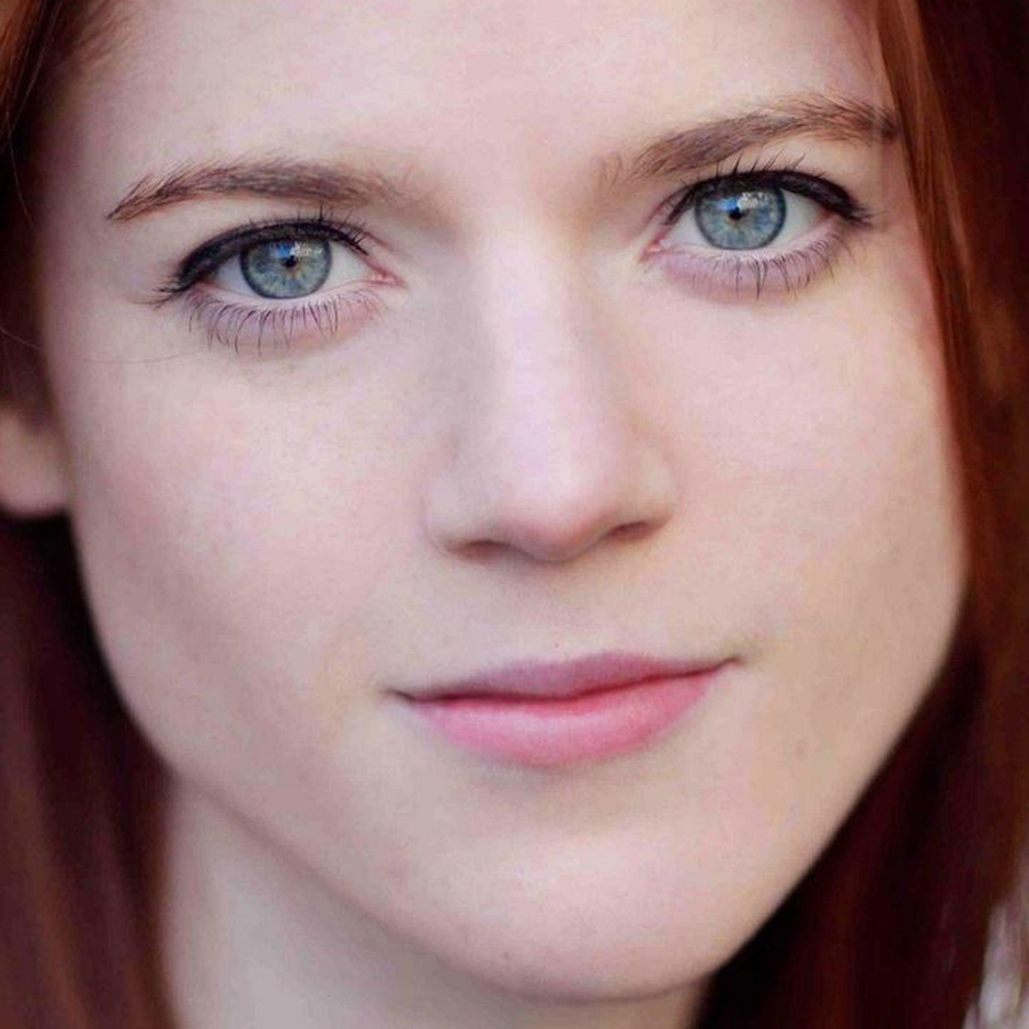 Download Wallpaper 2048x2048 Rose Leslie, Actress, Red Haired