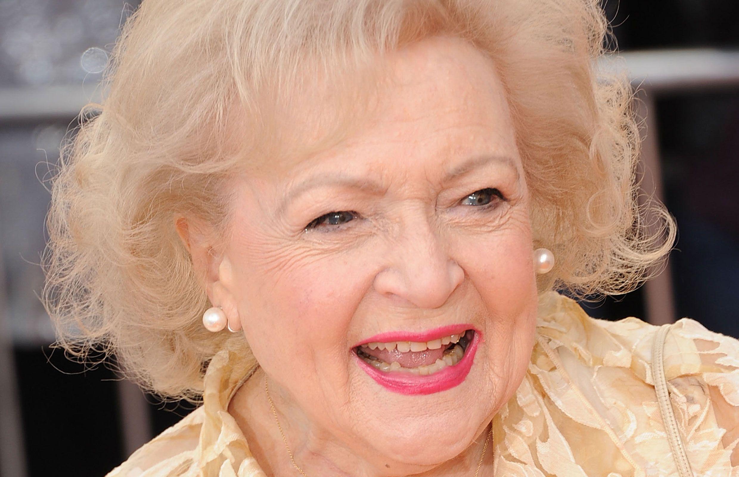 Betty White Wallpapers - Wallpaper Cave