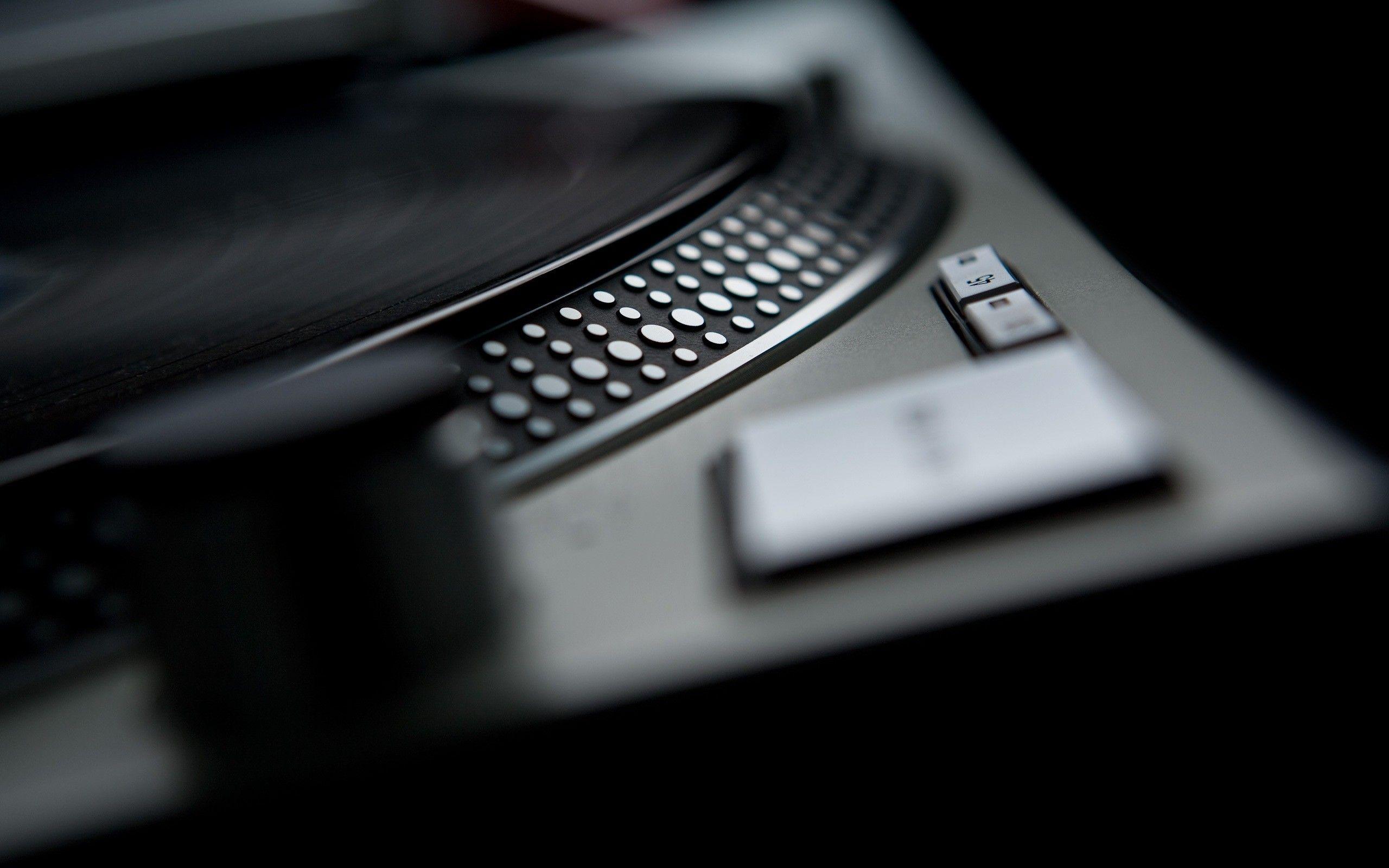 Black music artistic studio vinyl techno turntables technics dj