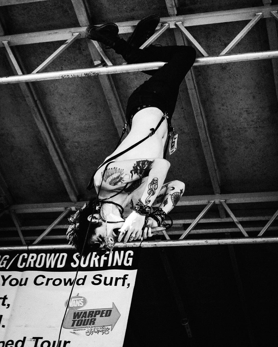 nooo whats he doinnng XD dont get hurt, bean!!. Palaye Royale