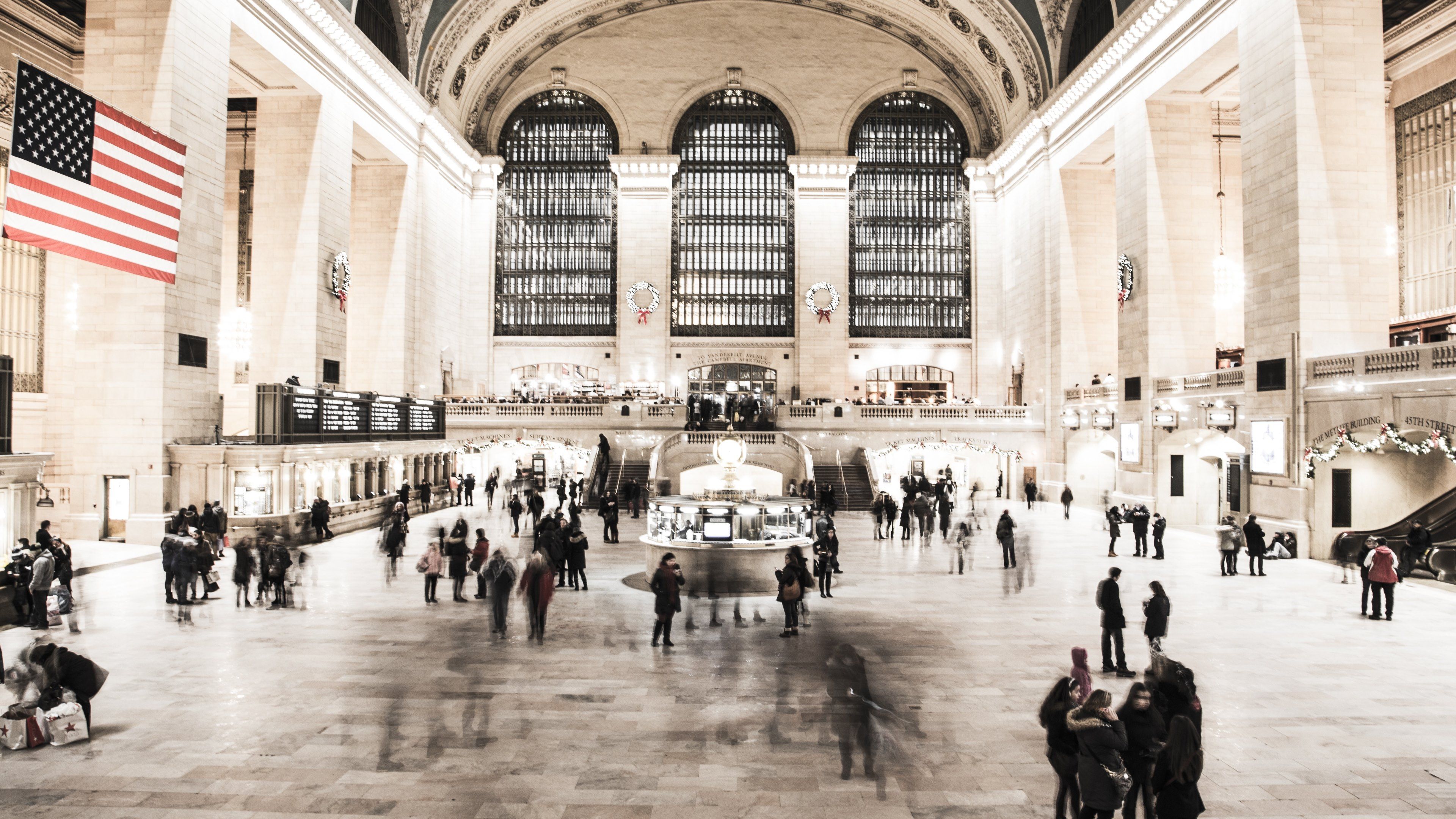 People in NYC Grand Central Terminal. HD Wallpaper · 4K