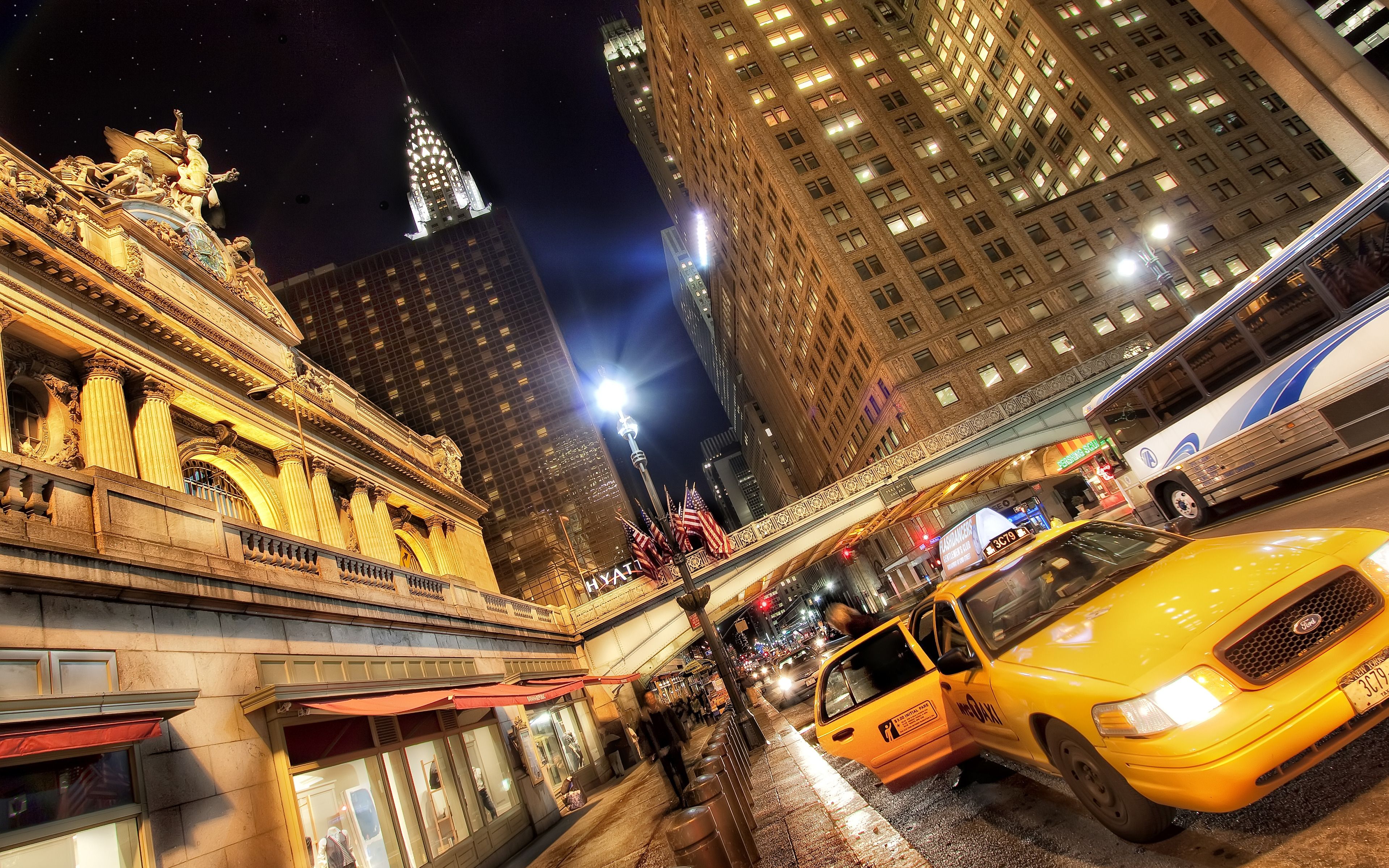 In front of Grand Central Station, New York City widescreen