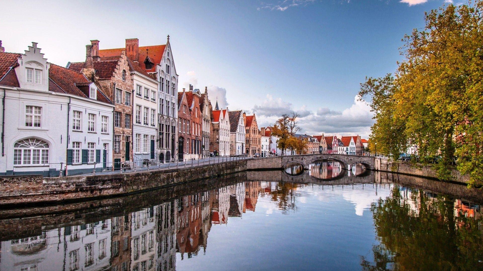 Find out: Belgium City Houses wallpaper