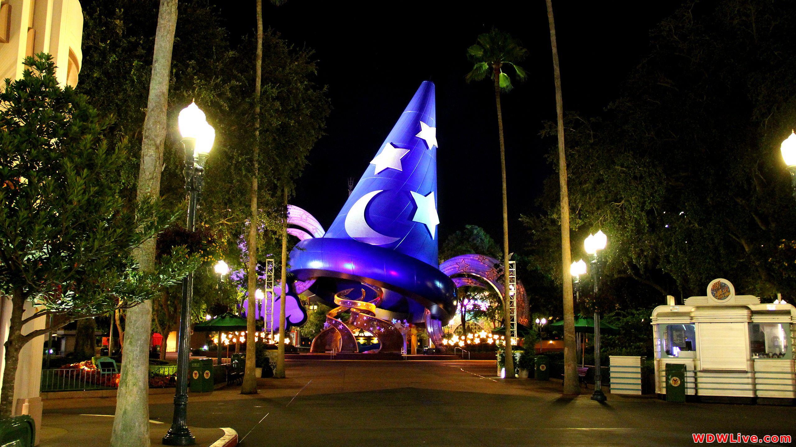 The Sorcerer's Hat: Empty nighttime view of The Sorcerer's Hat at