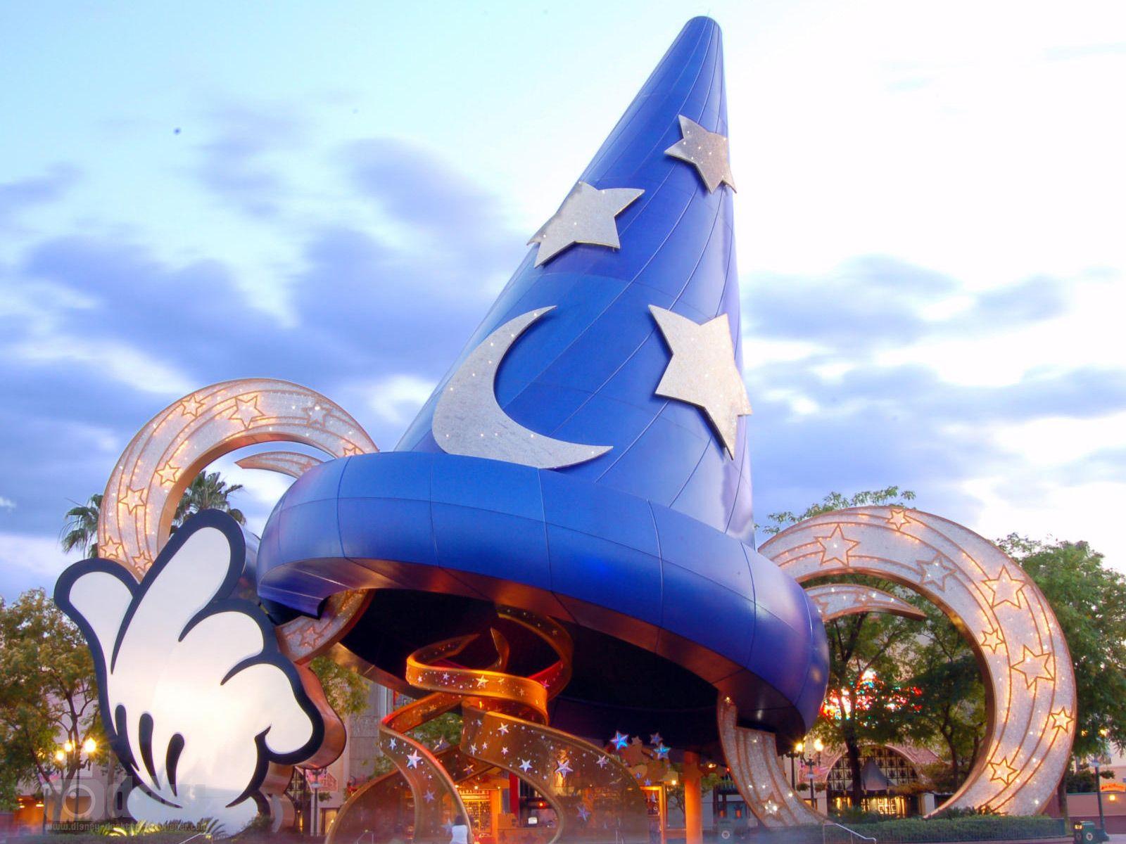 Is the clock ticking on the Sorcerer Mickey Hat icon
