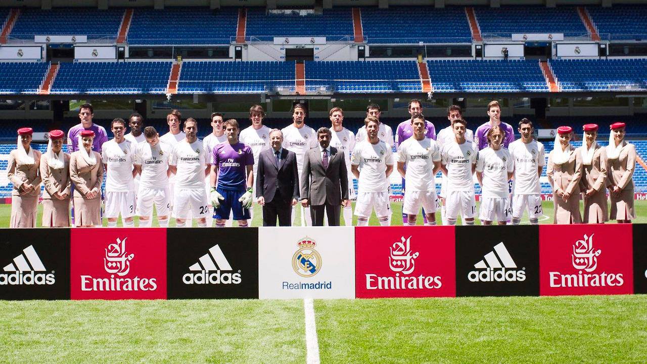 Wallpaper Real Madrid Team Picture With Cover Full HD For Laptop