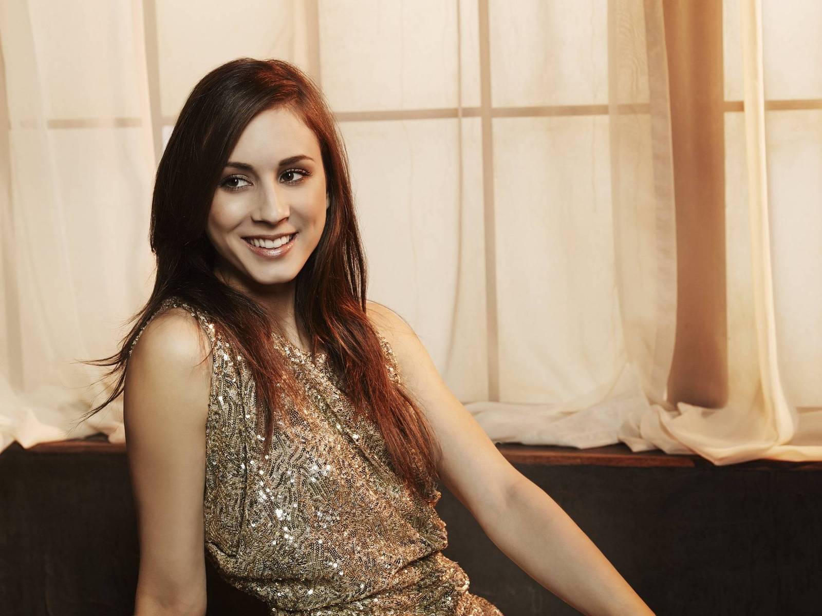 HD Troian Bellisario Wallpaper