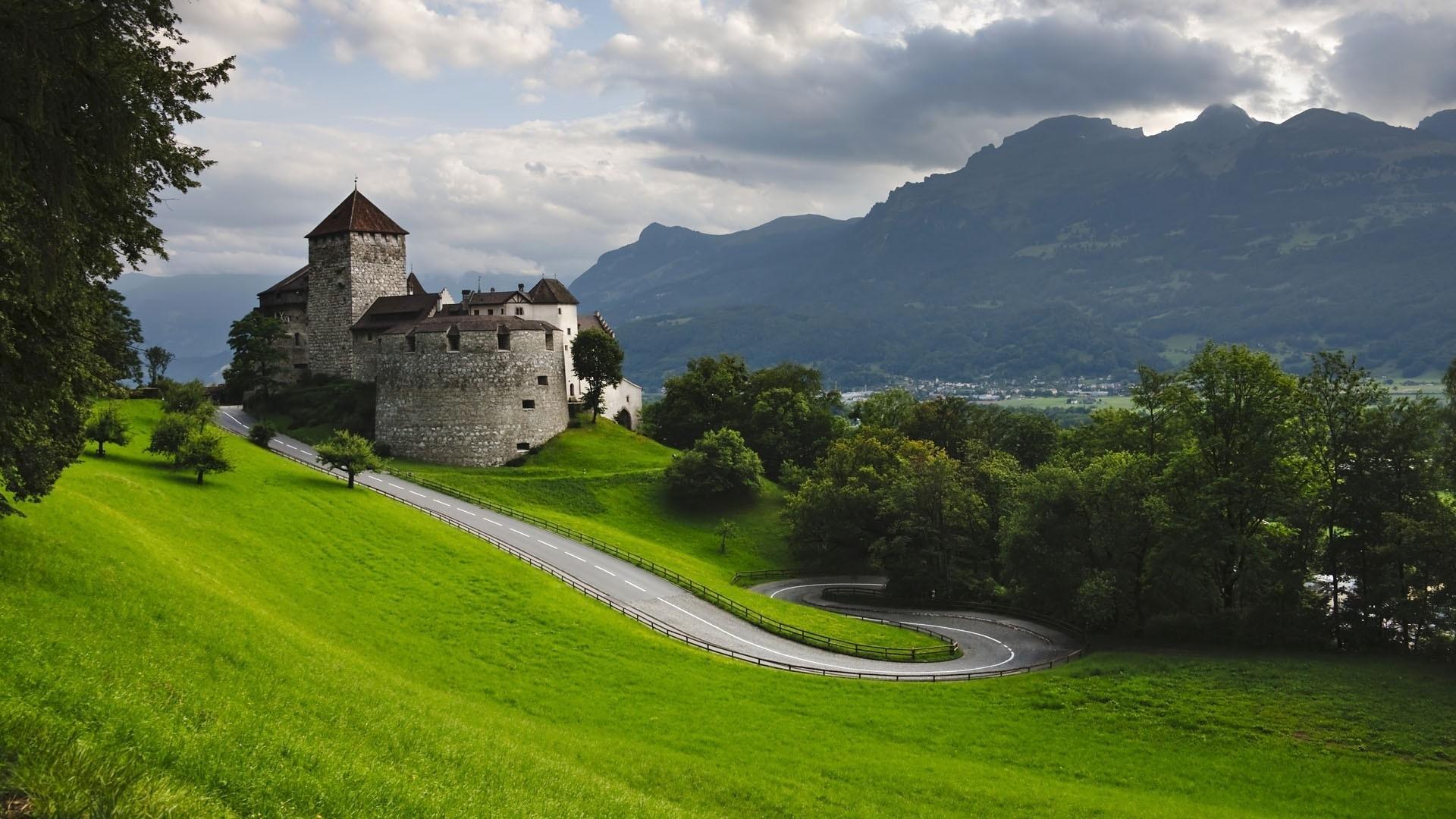 Wonderful Castle in Liechtenstein [1920x1080]
