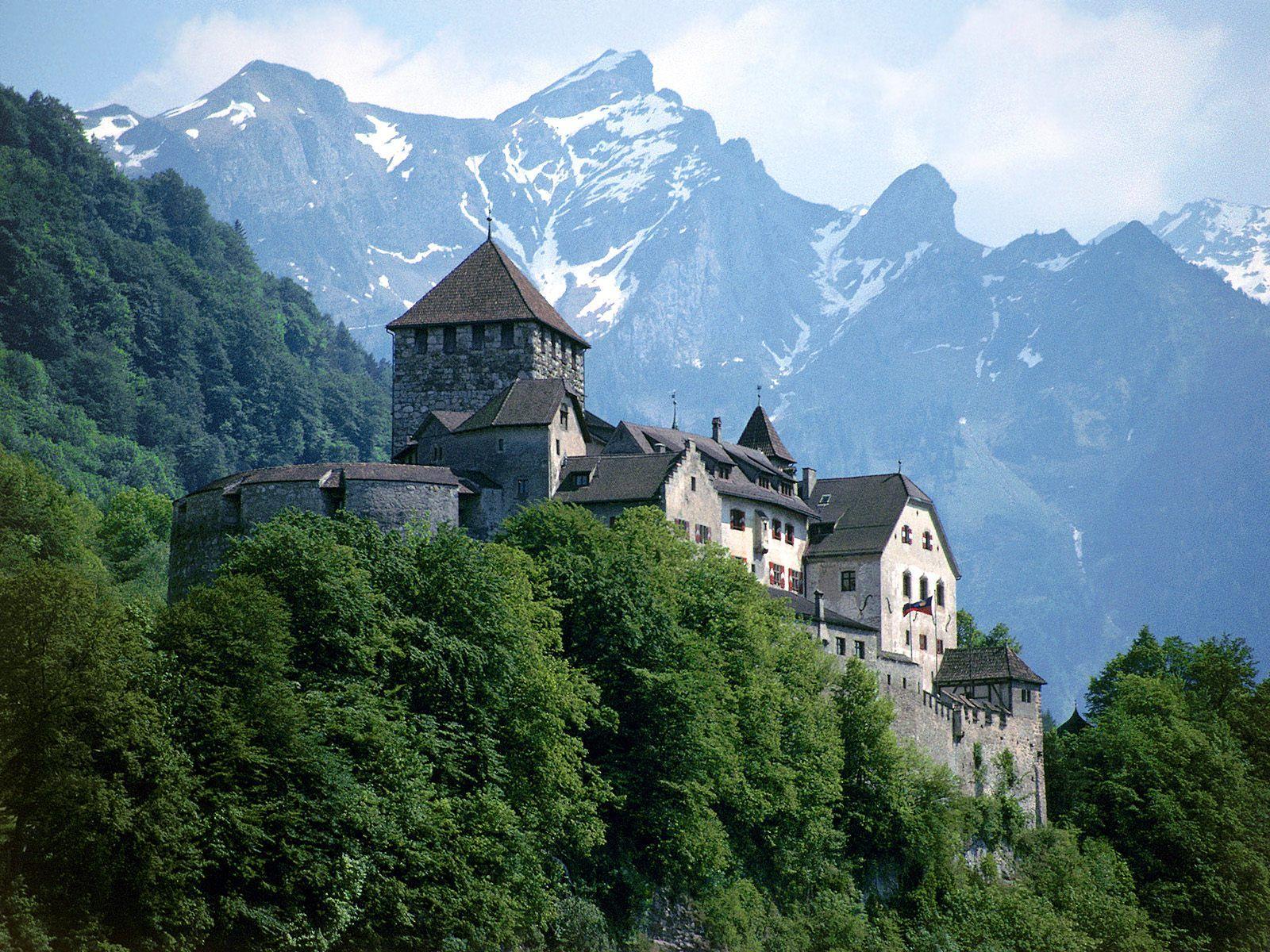 Vaduz castle, Liechtenstein HD wallpaper, iPhone, Samsung