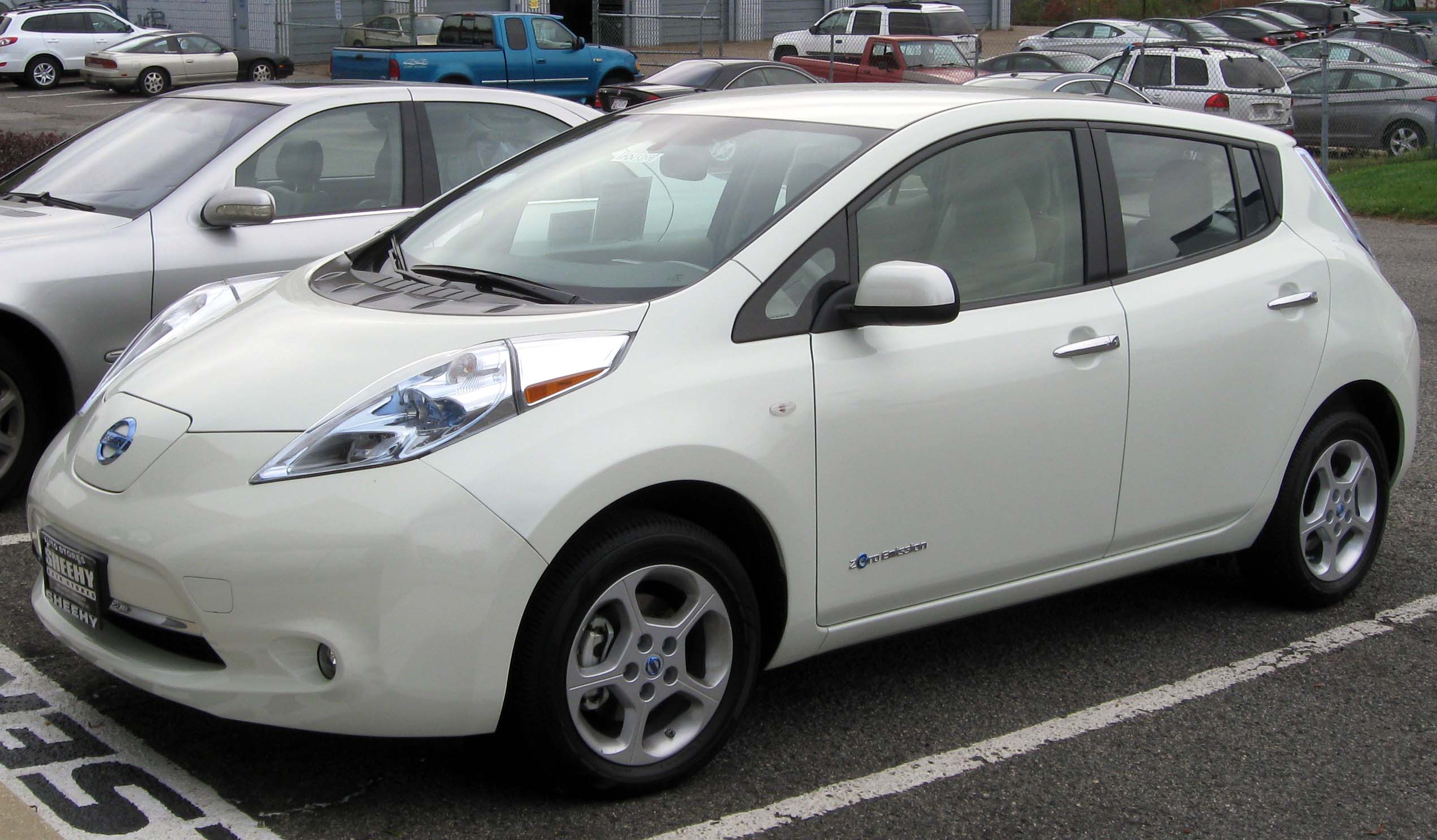 Nissan Leaf Photo and Wallpaper