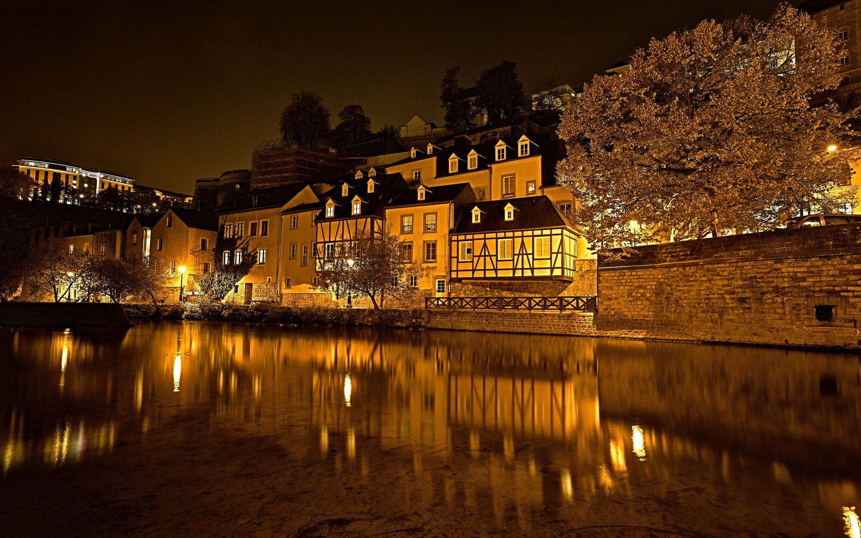 Luxembourg At Night Wallpaper